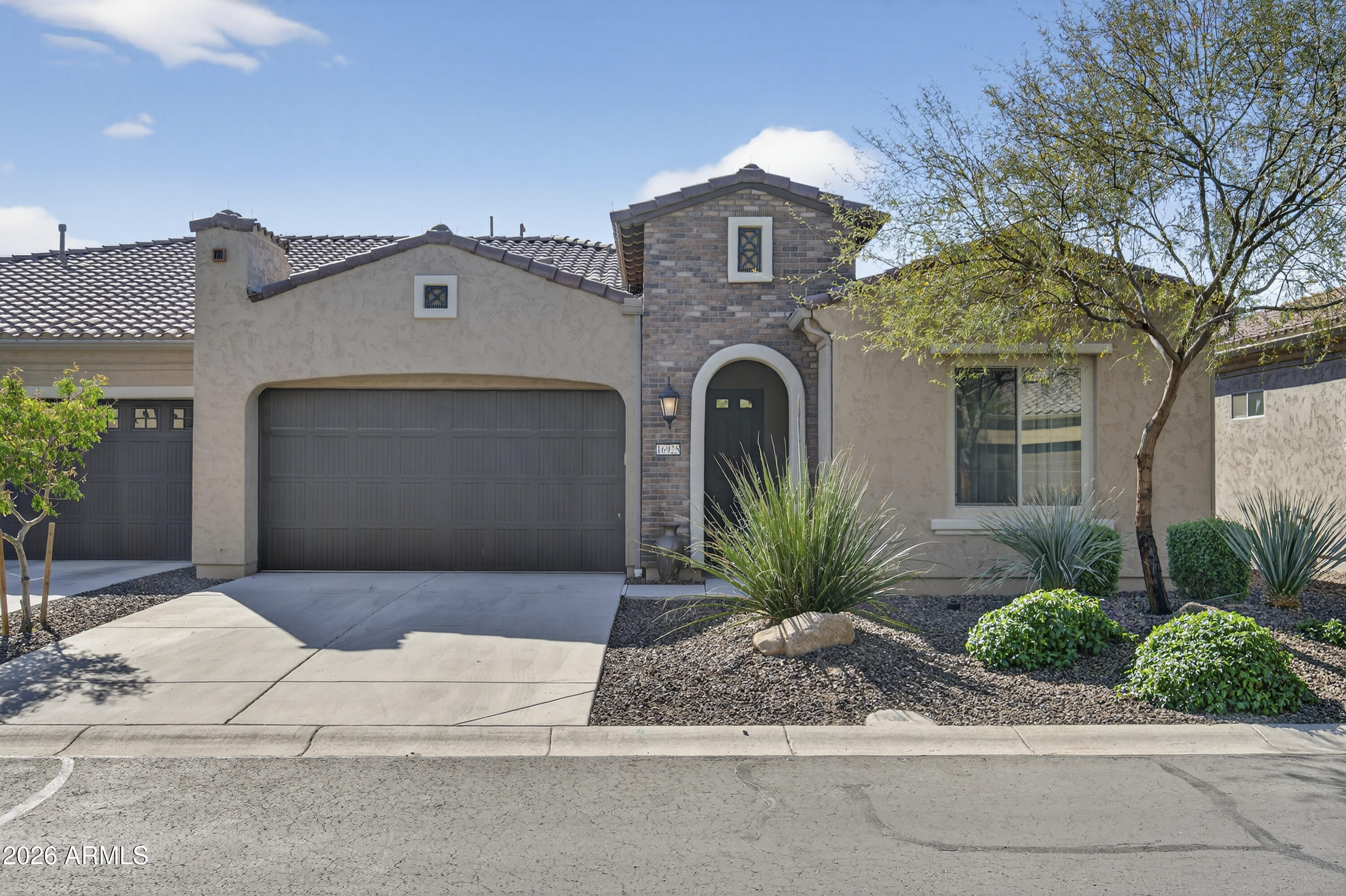 16925 W EARLL Drive W