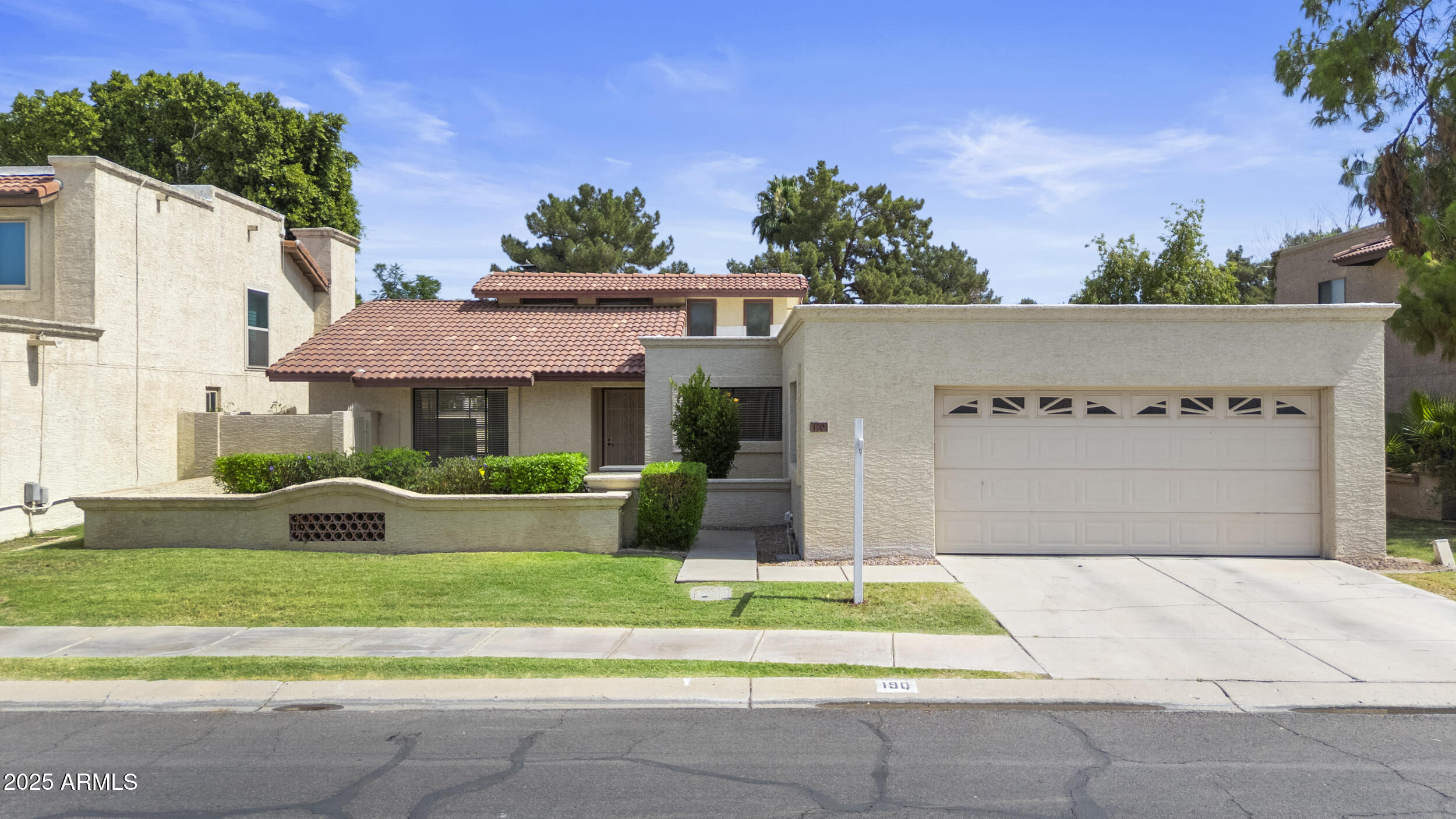 190 E Tremaine Avenue