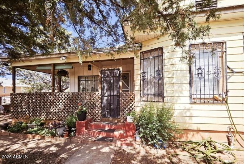 3728 S TOWNER Avenue