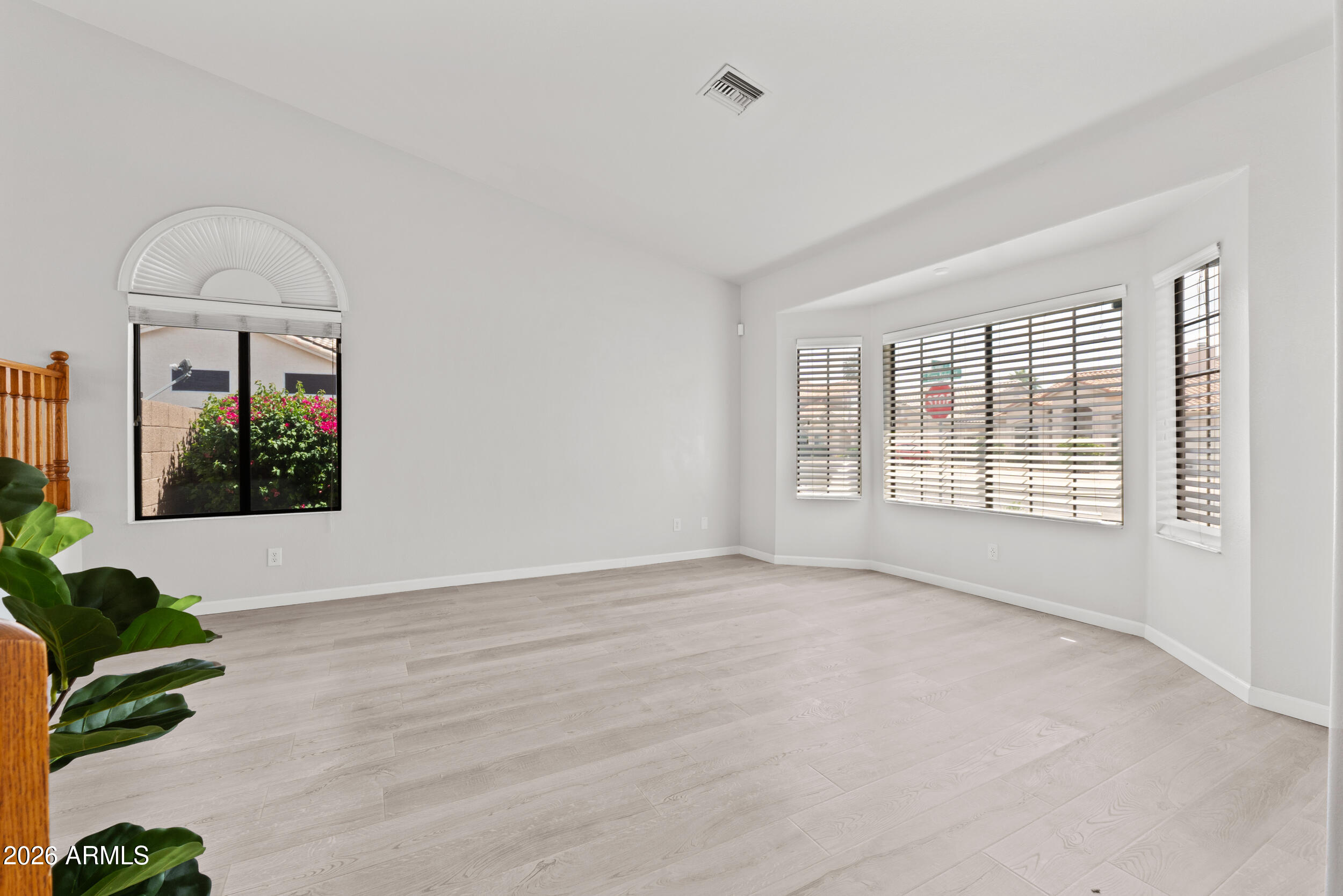 632 W SIERRA MADRE Avenue