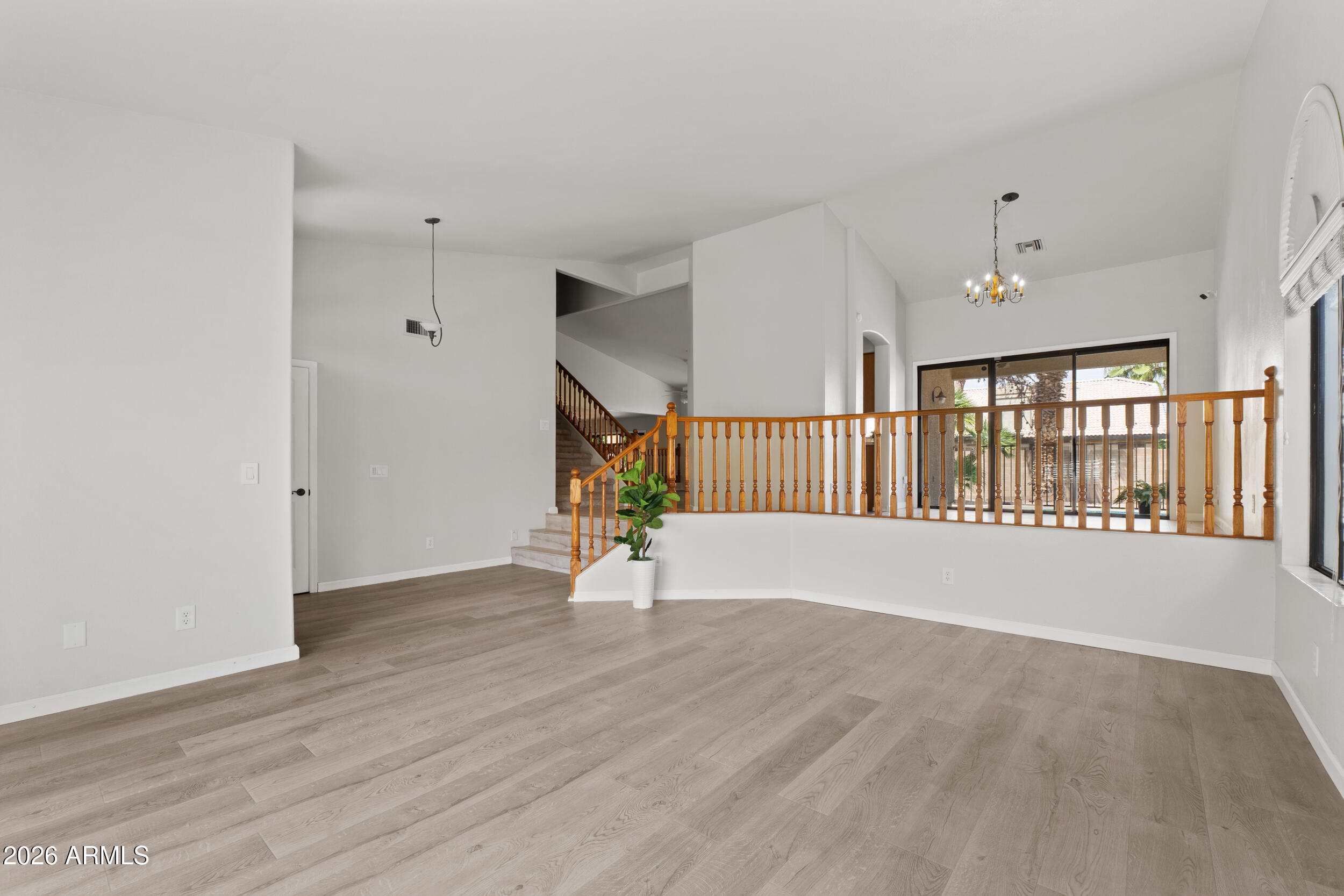 632 W SIERRA MADRE Avenue