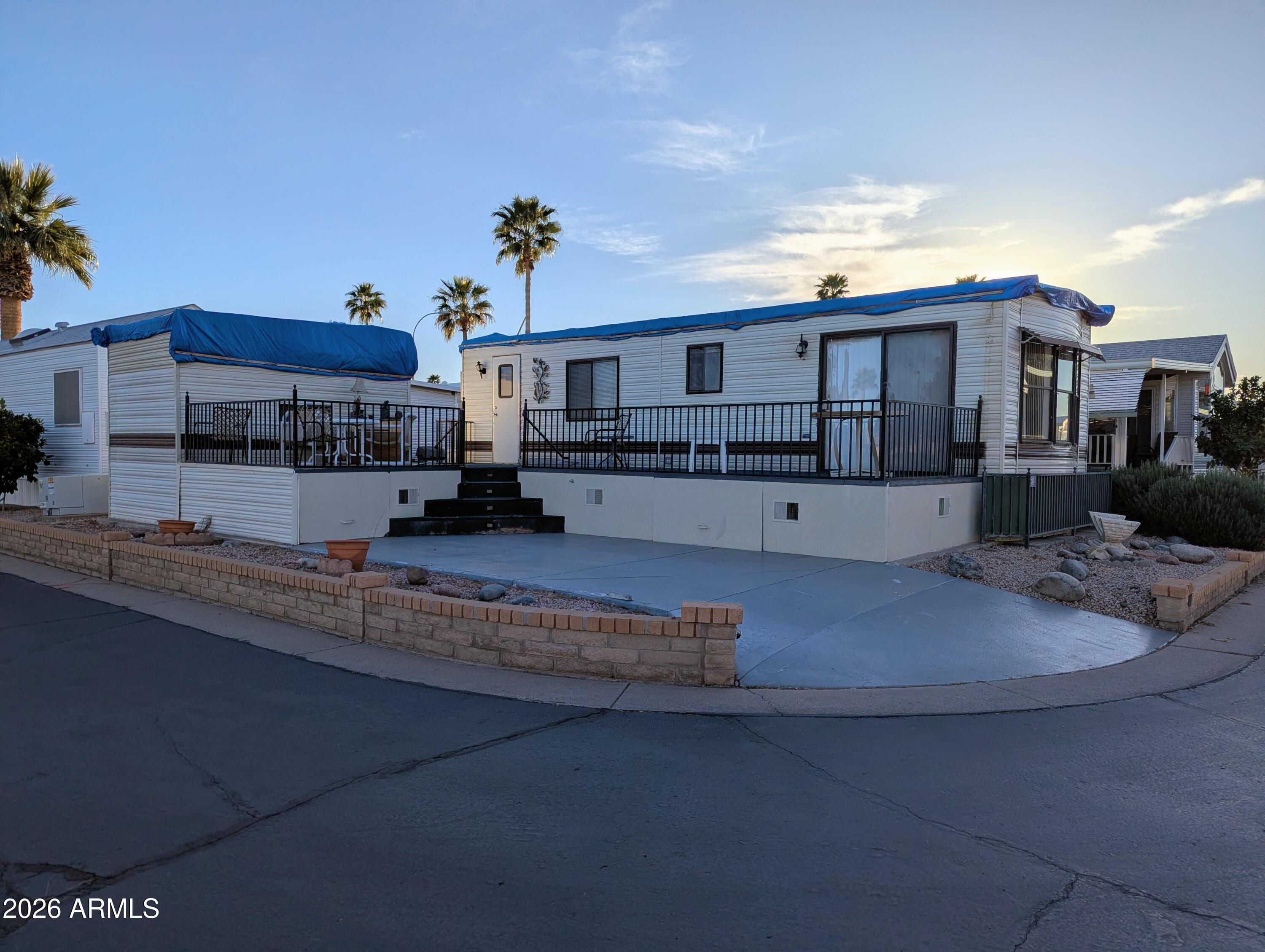 111 S GREENFIELD Road 511