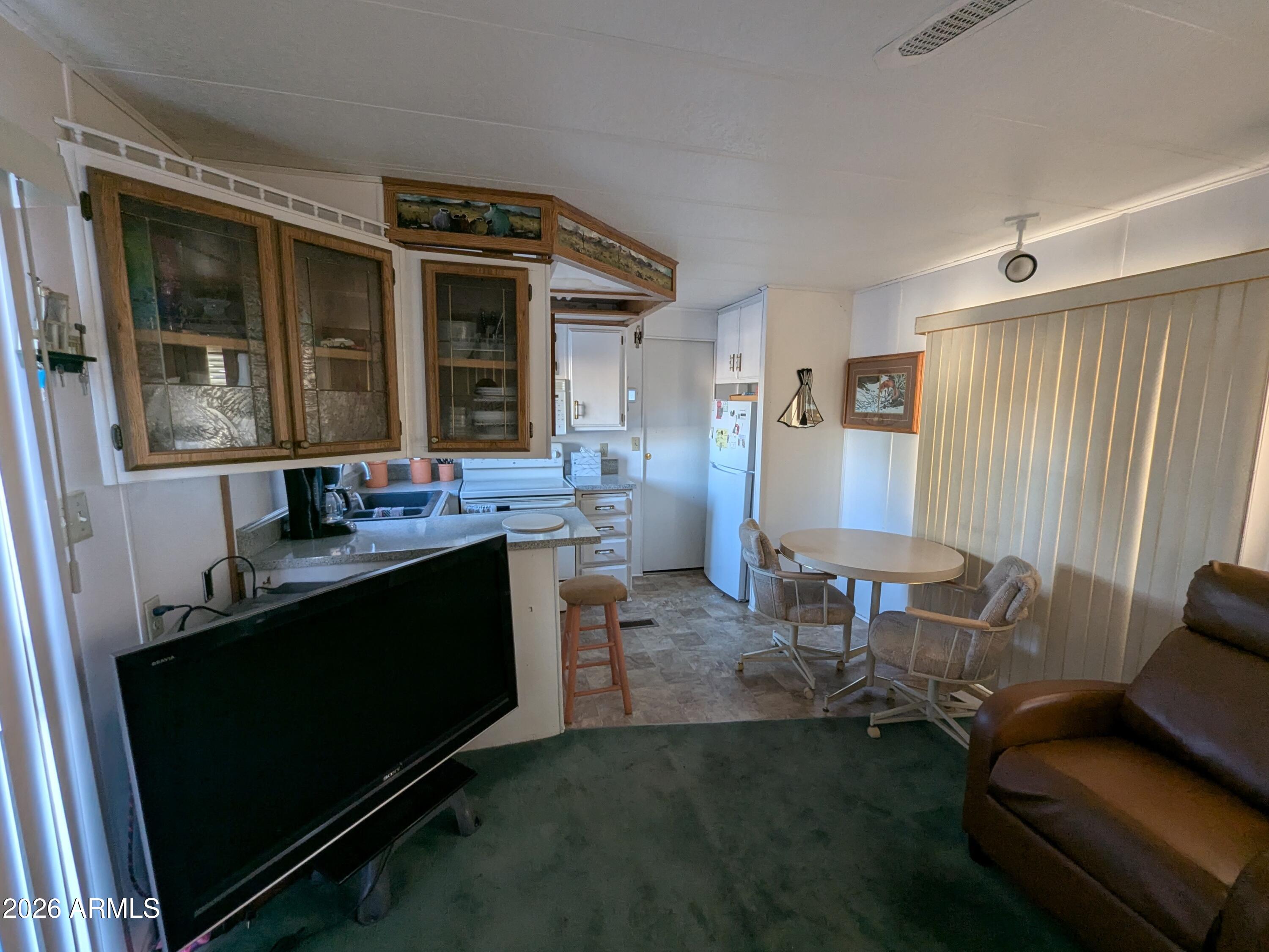 111 S GREENFIELD Road 511