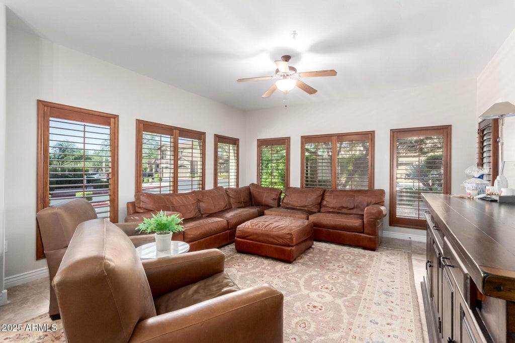 Photo of 5450 E Deer Valley Drive #1217, Phoenix, AZ 85054 (MLS # 7074065)
