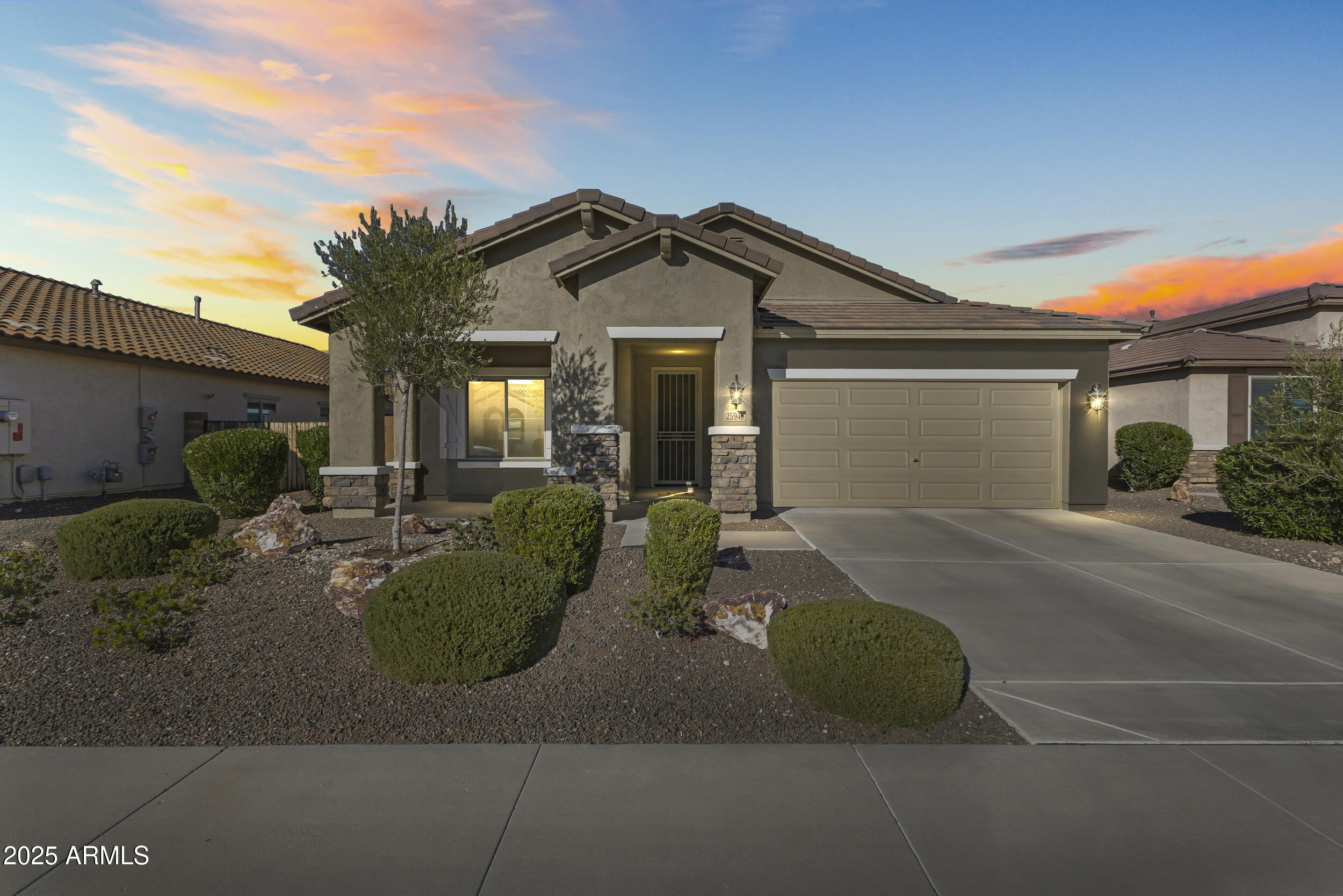 25940 W ORAIBI Drive