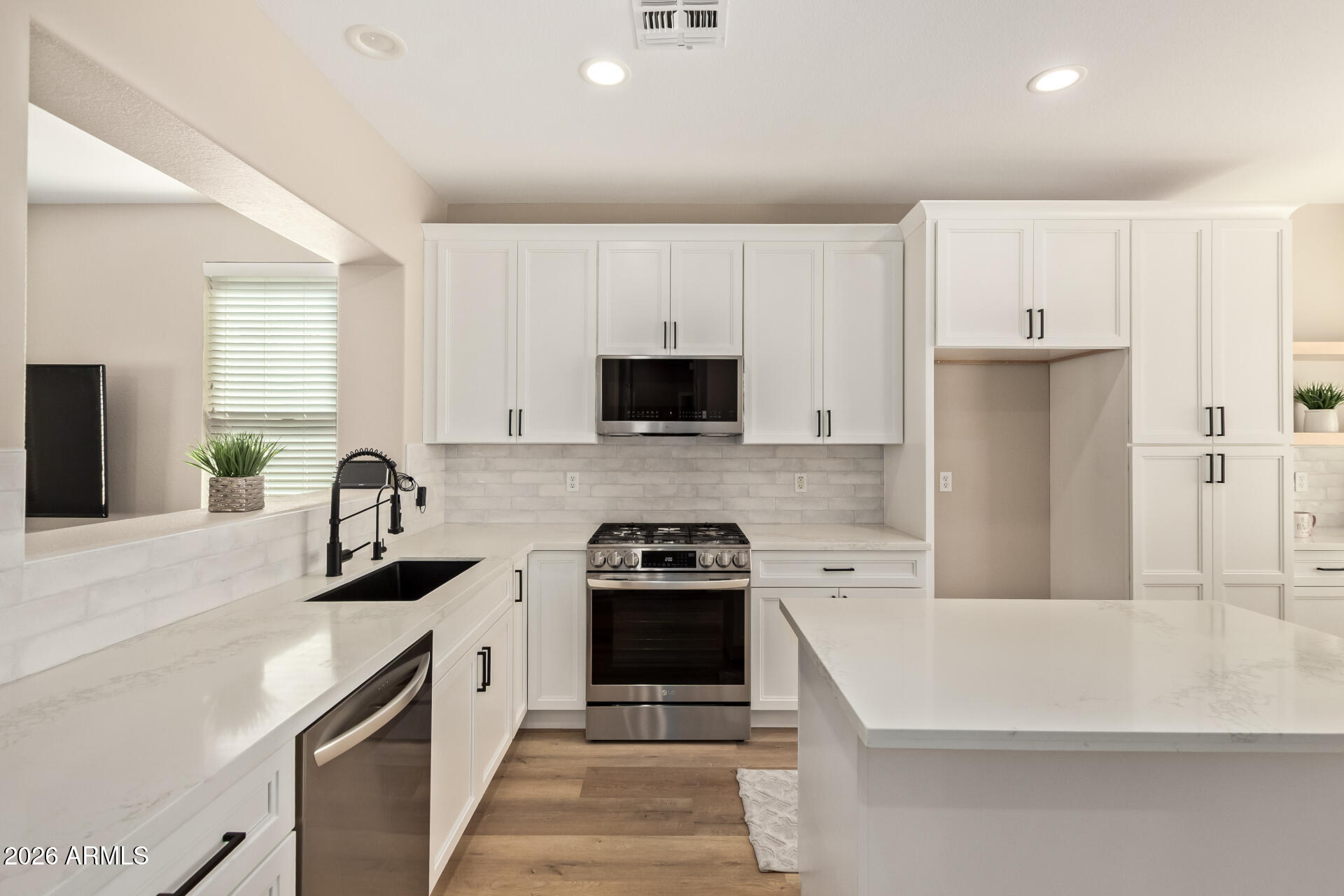 1806 W Windsong Drive