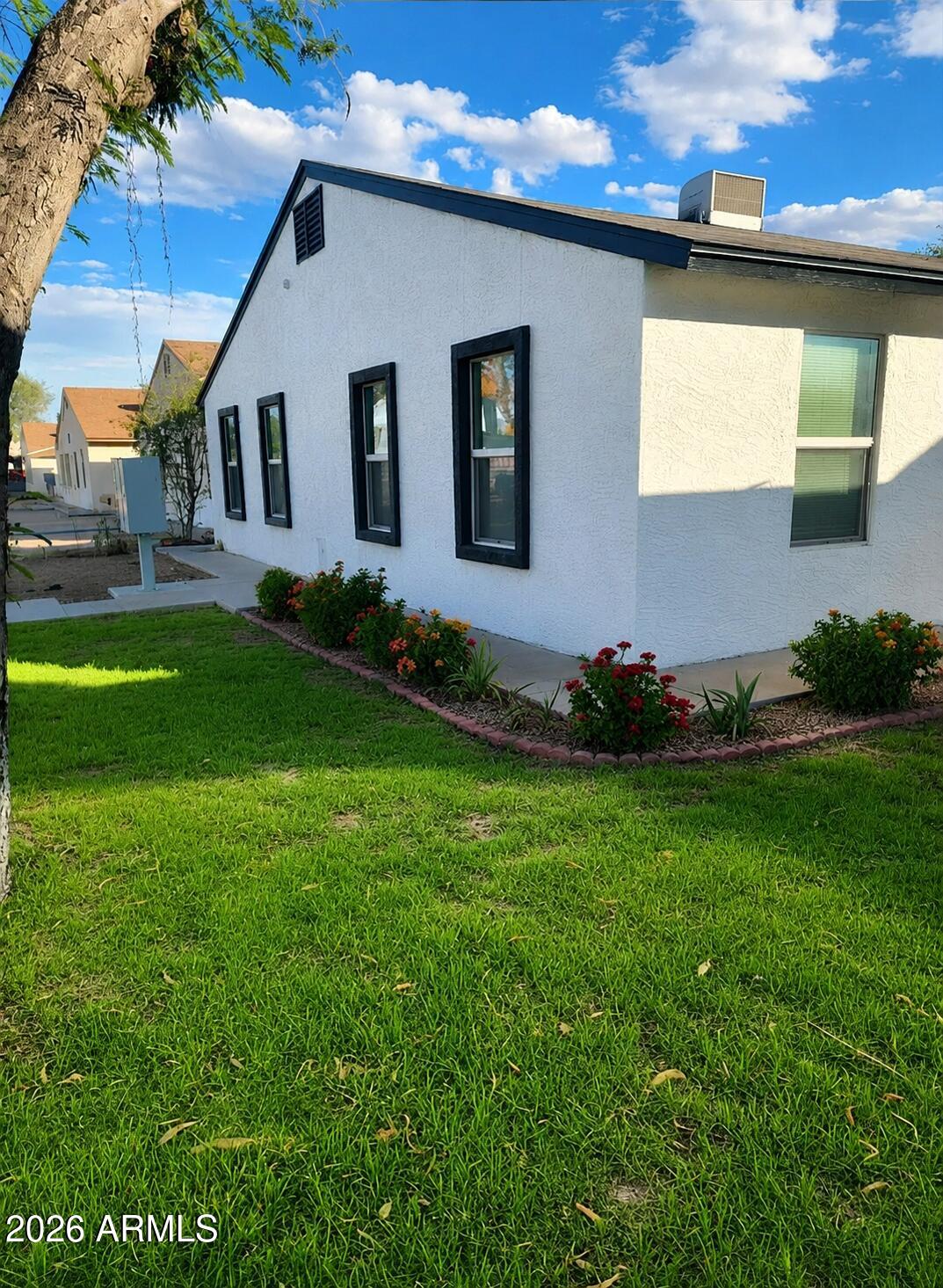 1101 E ROOSEVELT Street