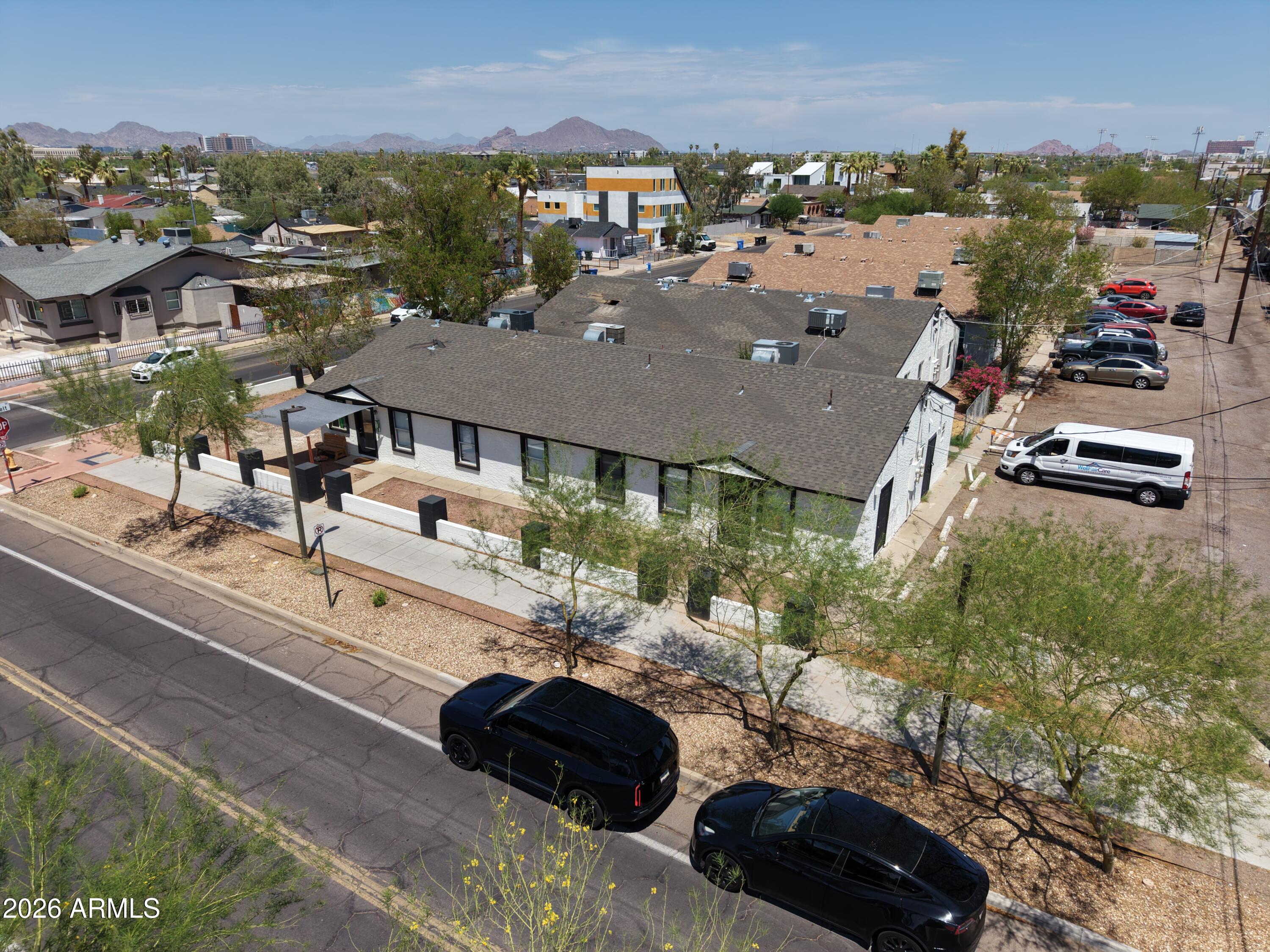 1101 E ROOSEVELT Street