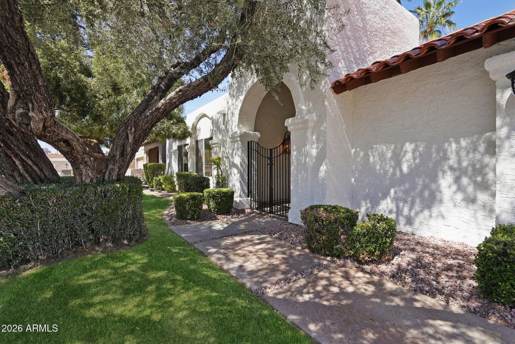 Photo of 7232 E Solano Drive, Scottsdale, AZ 85250 (MLS # 7000037)