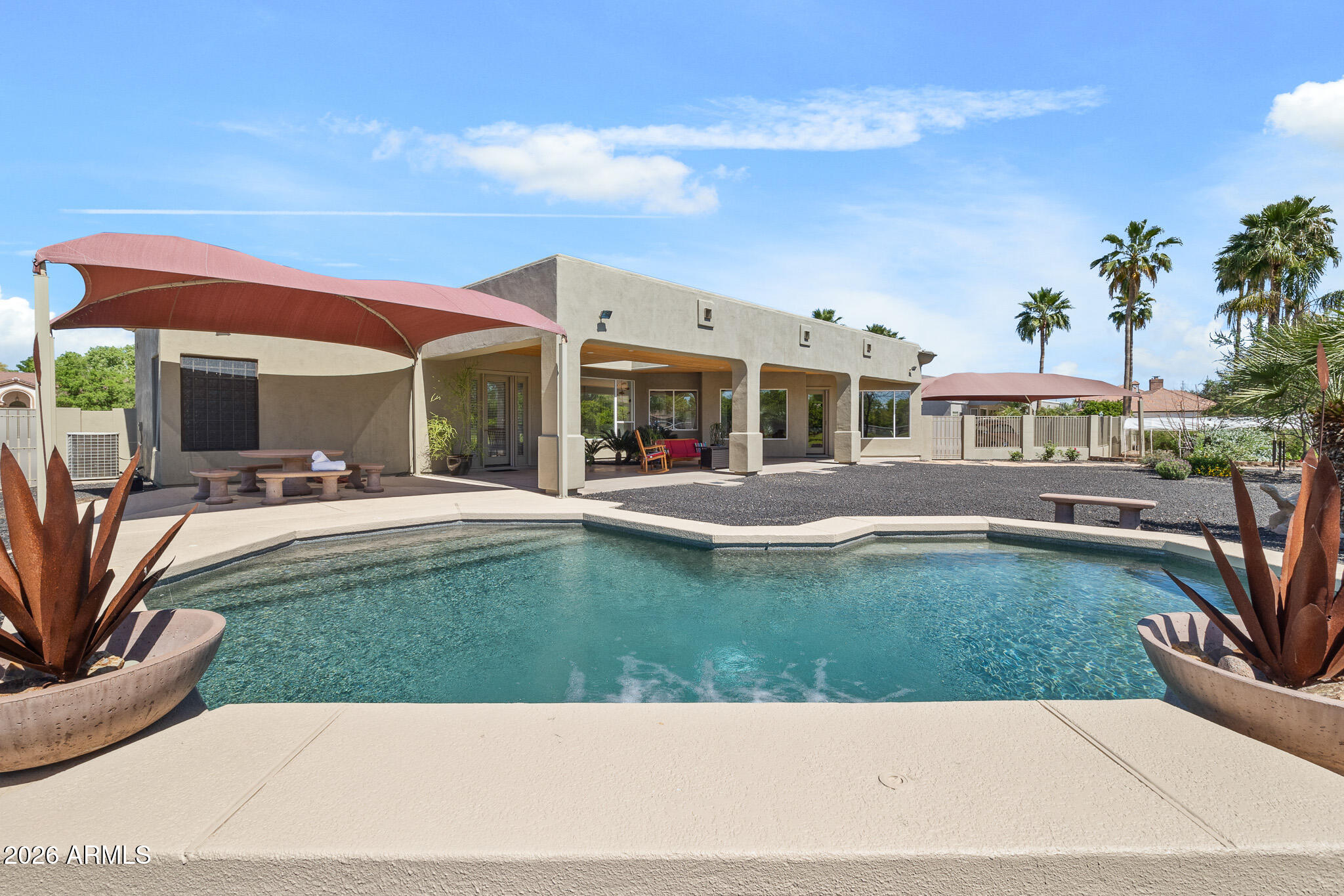 2687 E ARROWHEAD Trail