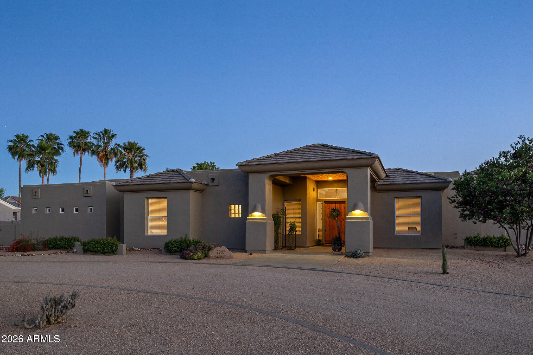 2687 E ARROWHEAD Trail