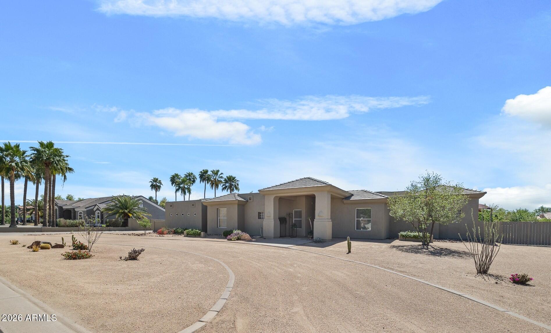 2687 E ARROWHEAD Trail