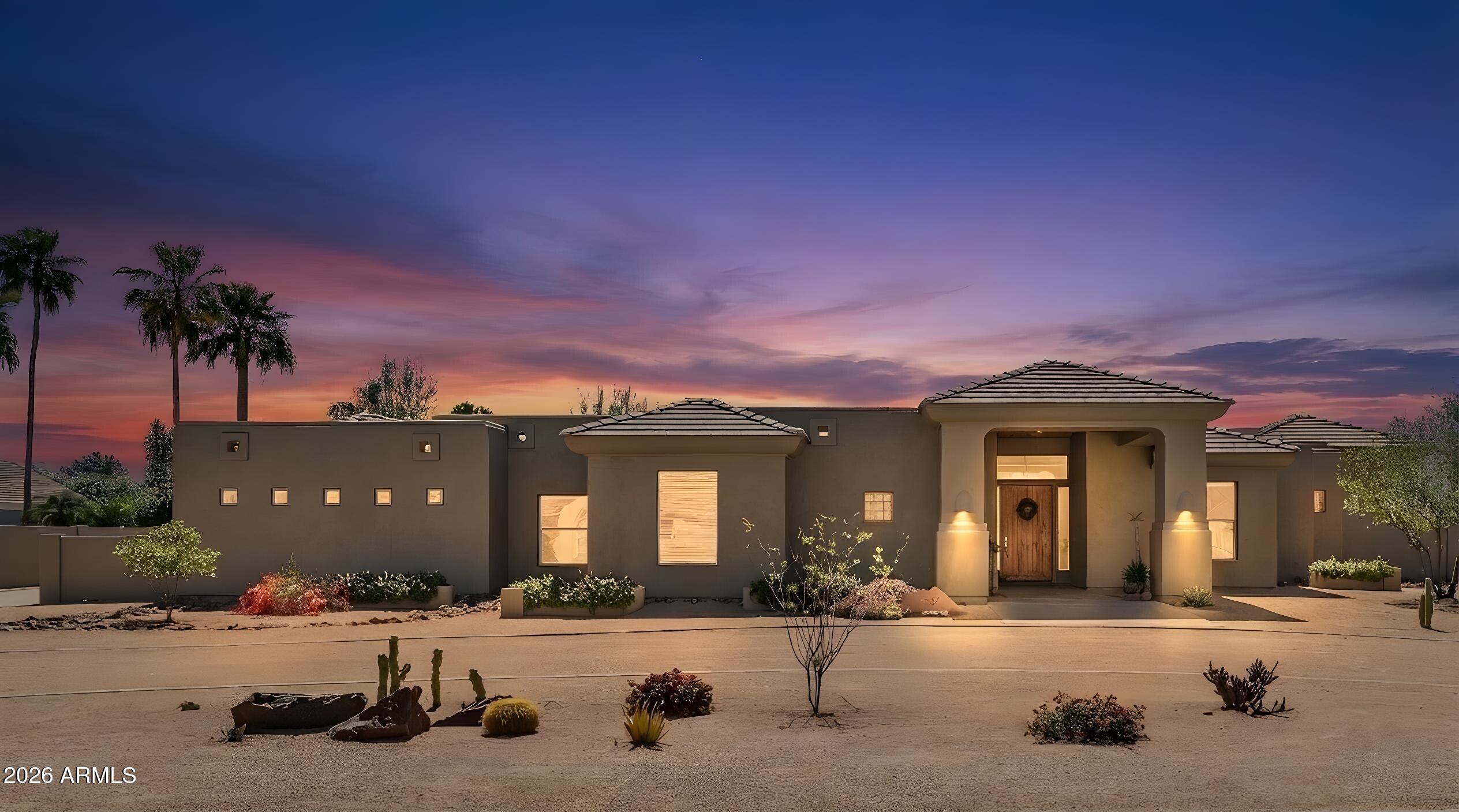 2687 E ARROWHEAD Trail