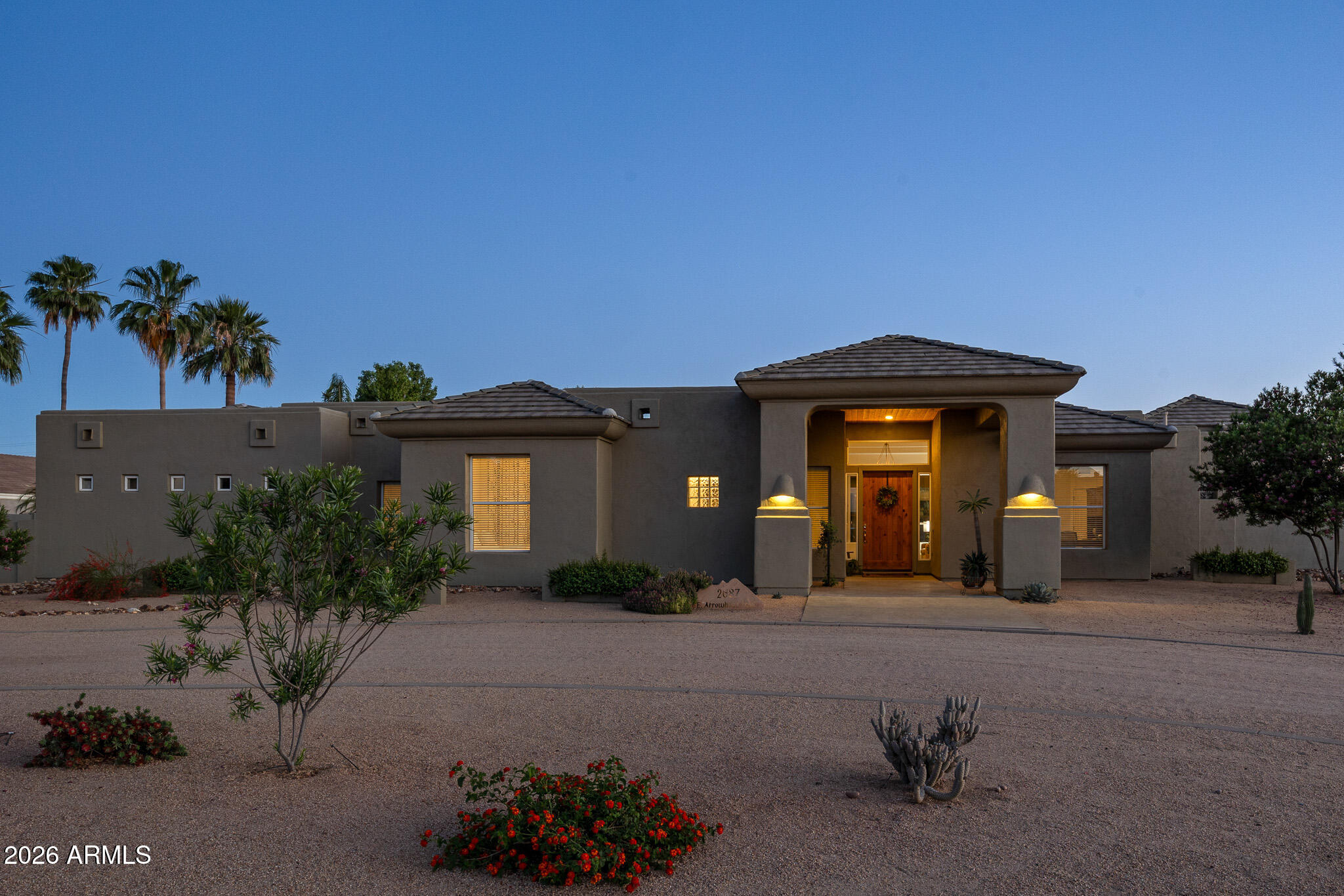 2687 E ARROWHEAD Trail