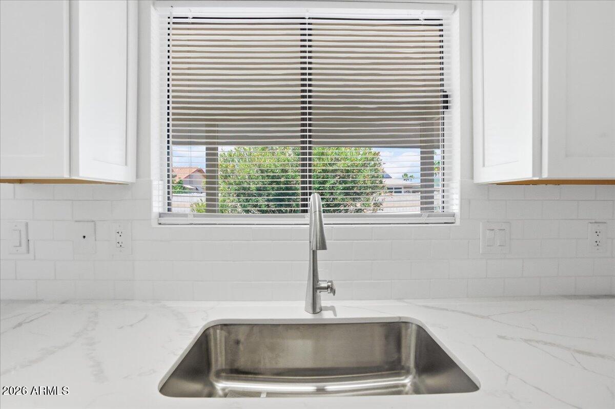 12432 W FIELDSTONE Drive