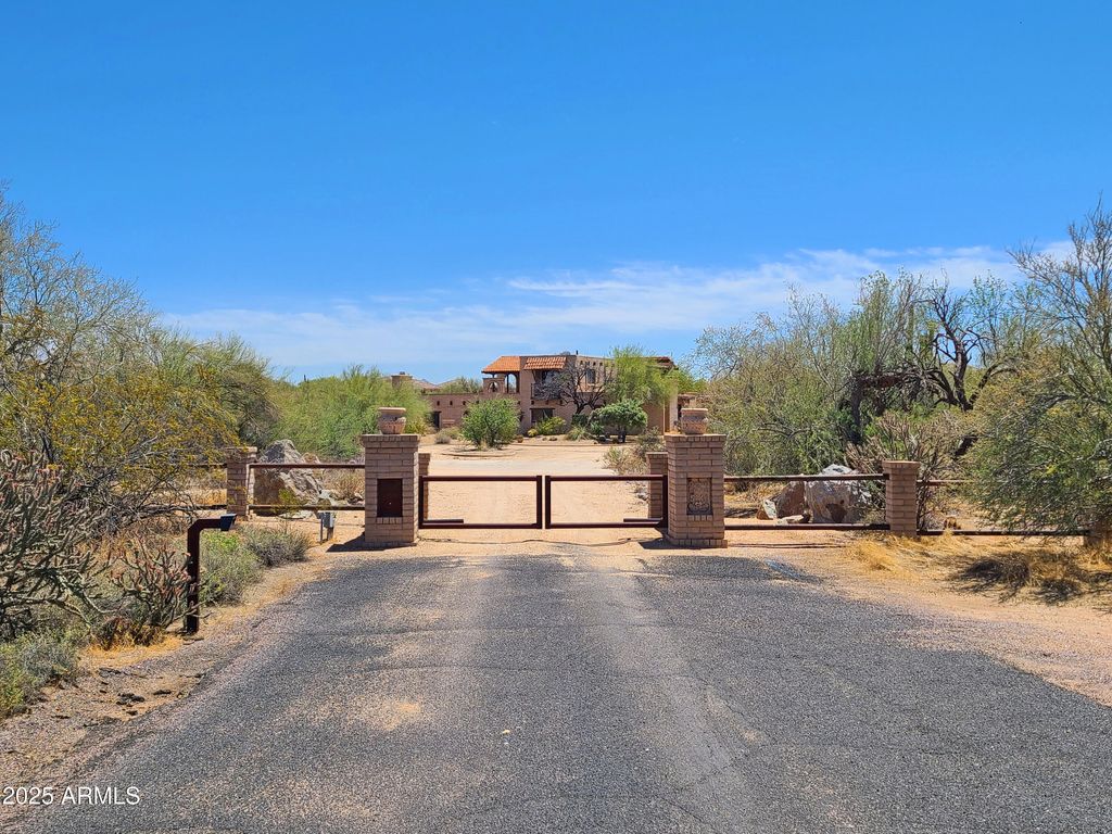 Photo of 5141 E Rancho Tierra Drive, Cave Creek, AZ 85331 (MLS # 6874400)