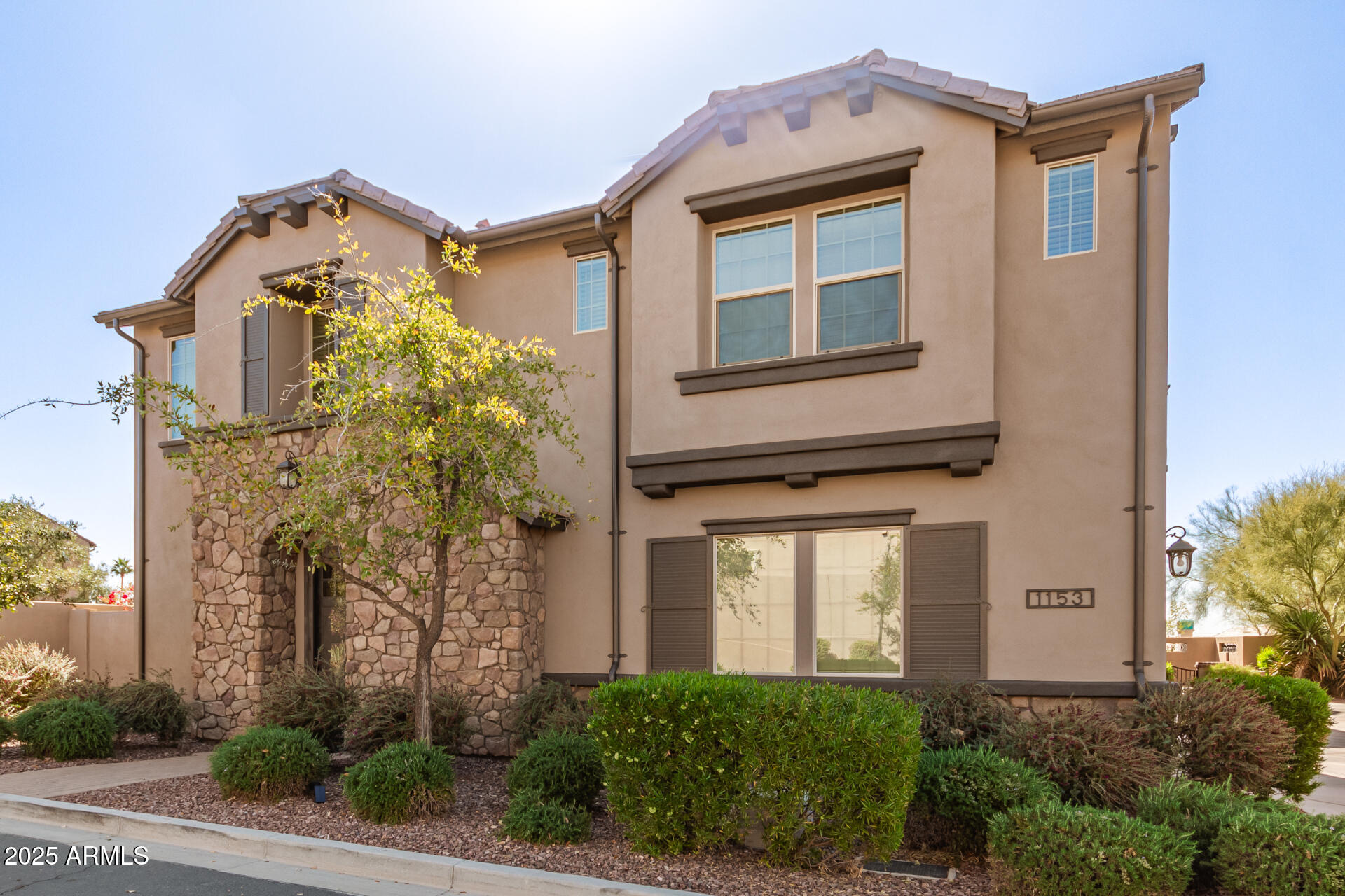 1153 E MUIRWOOD Drive