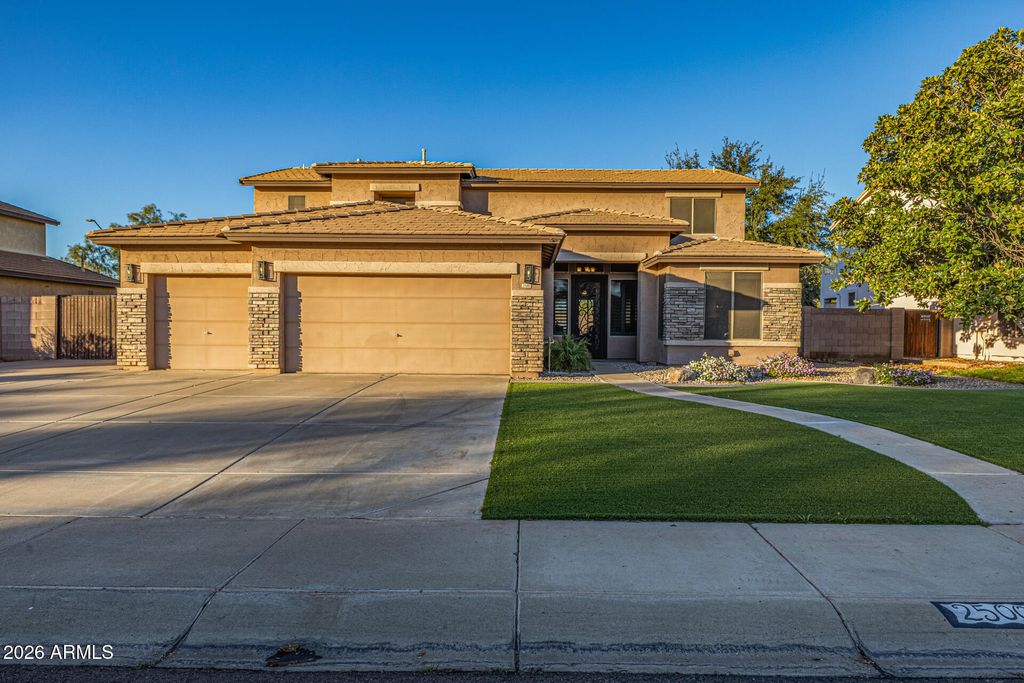 Photo of 2500 E Milky Way, Gilbert, AZ 85295 (MLS # 6967119)