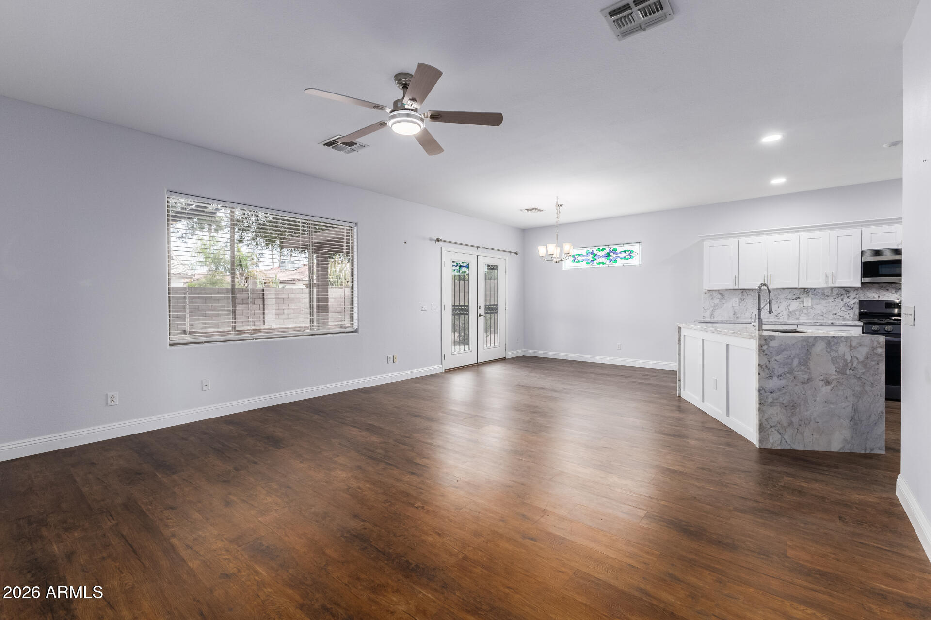 1492 E WESTCHESTER Drive