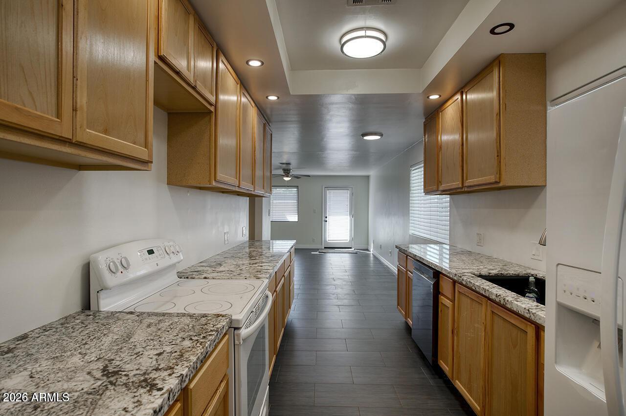 1881 E CONCORDA Drive