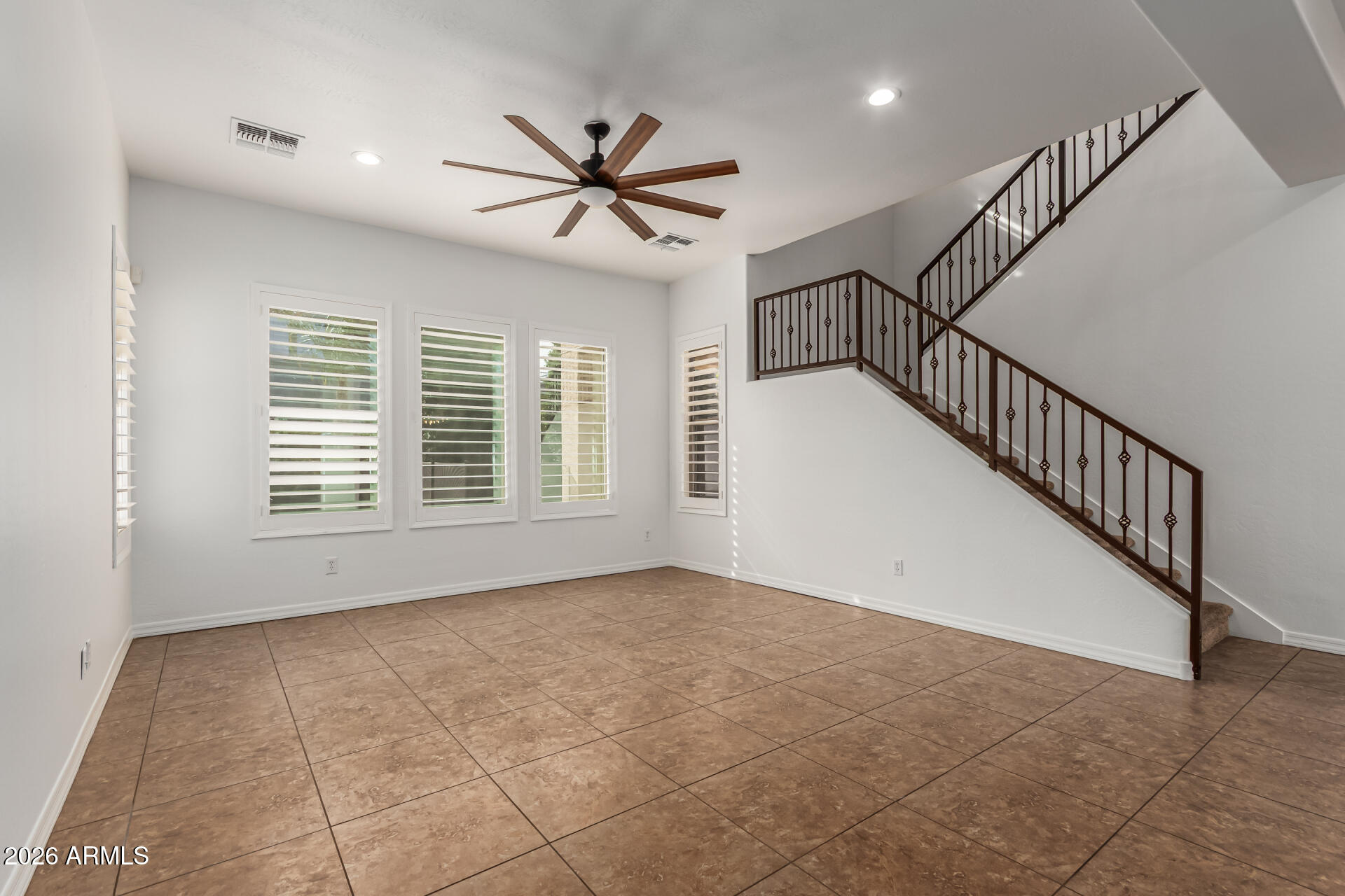 3915 E AQUARIUS Place