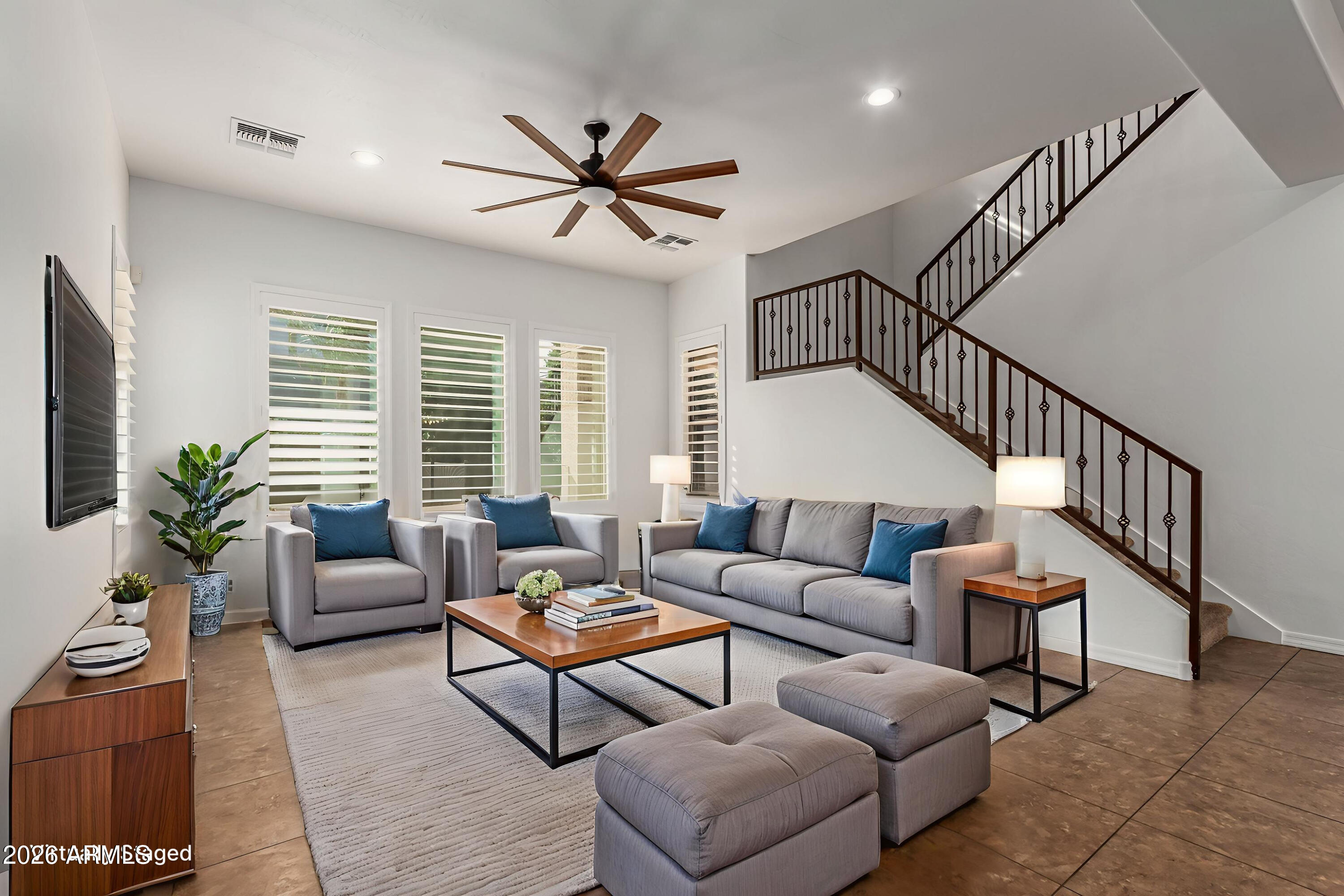 3915 E AQUARIUS Place