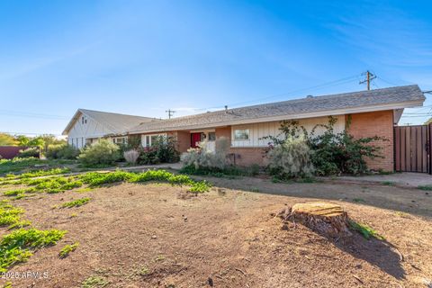 Photo of 4350 E Vermont Avenue, Phoenix, AZ 85018 (MLS # 6952859)