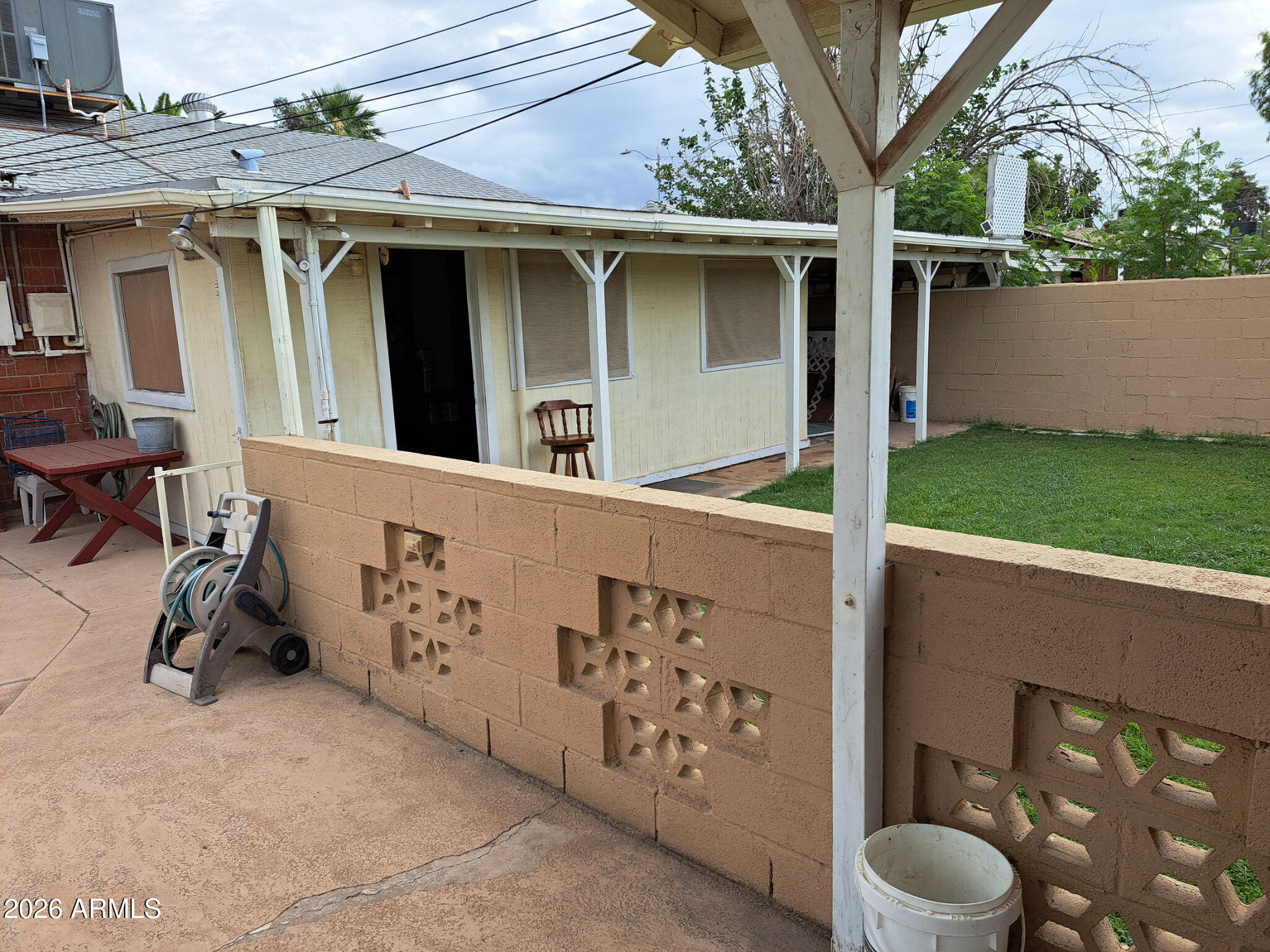 3919 W SIERRA VISTA Drive