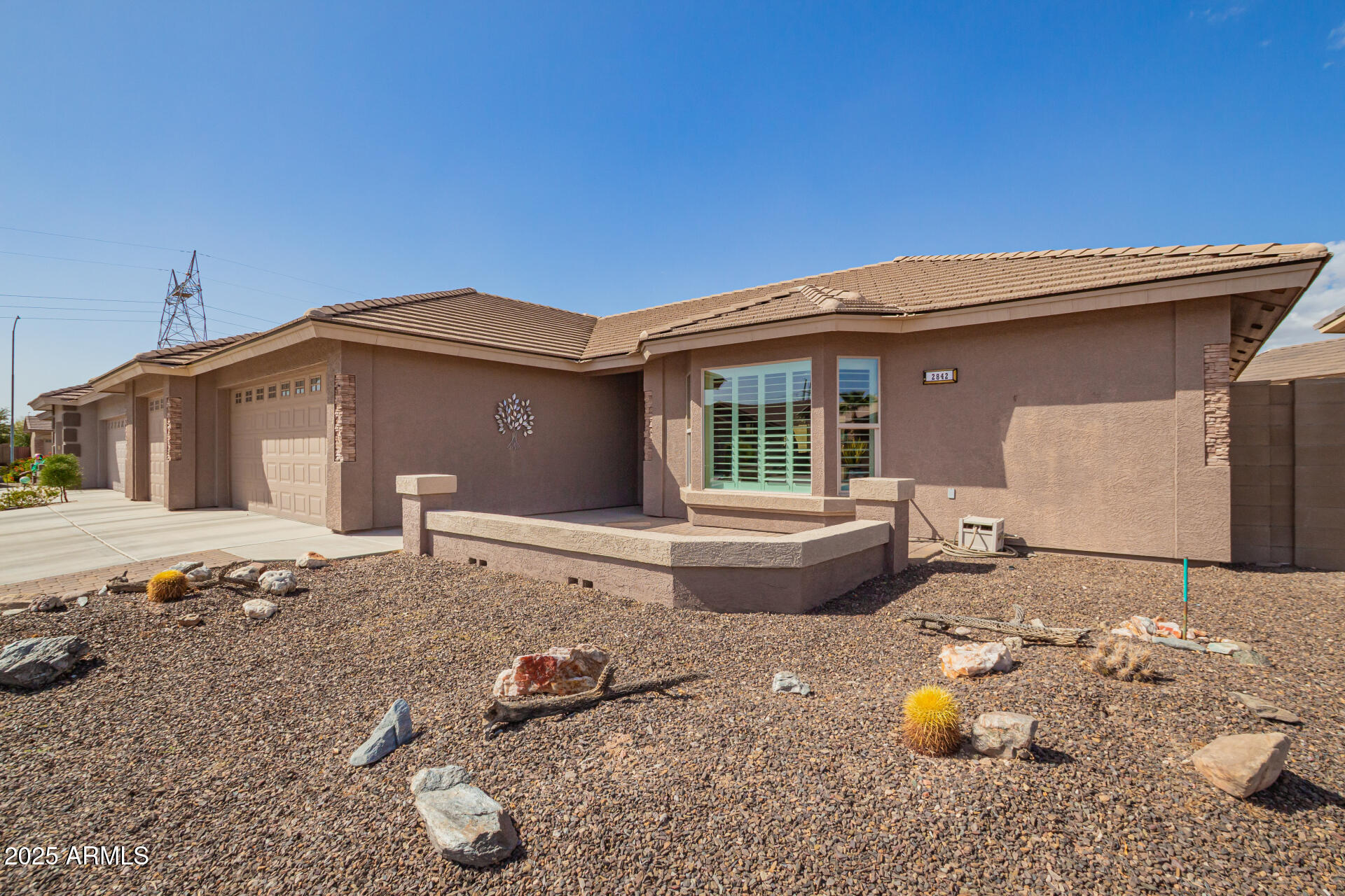 2842 S ROYAL WOOD --
