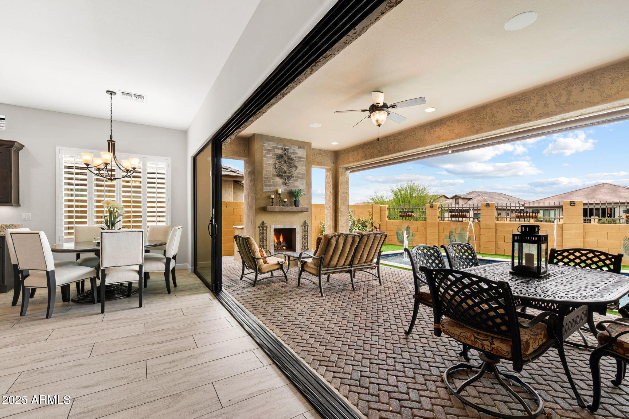 2114 N CANELO Hills