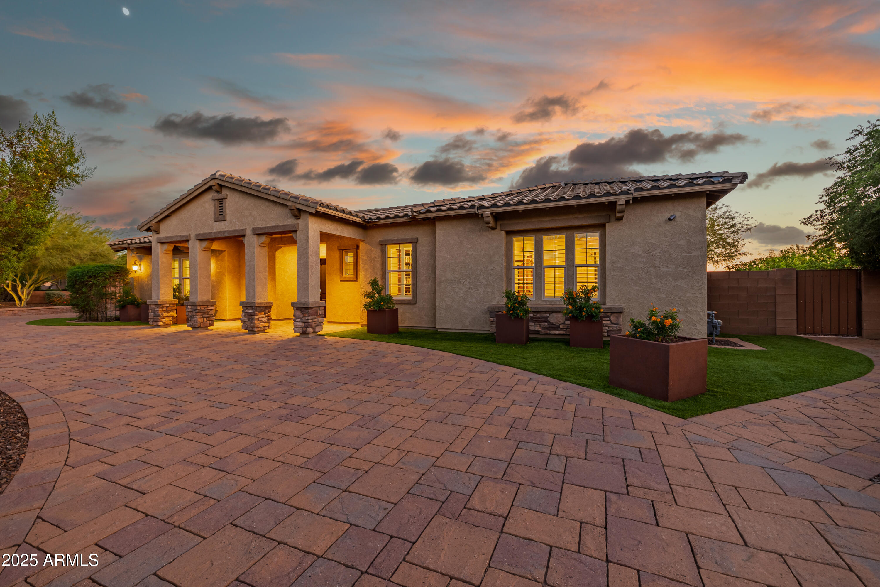 8721 W VILLA LINDO Drive