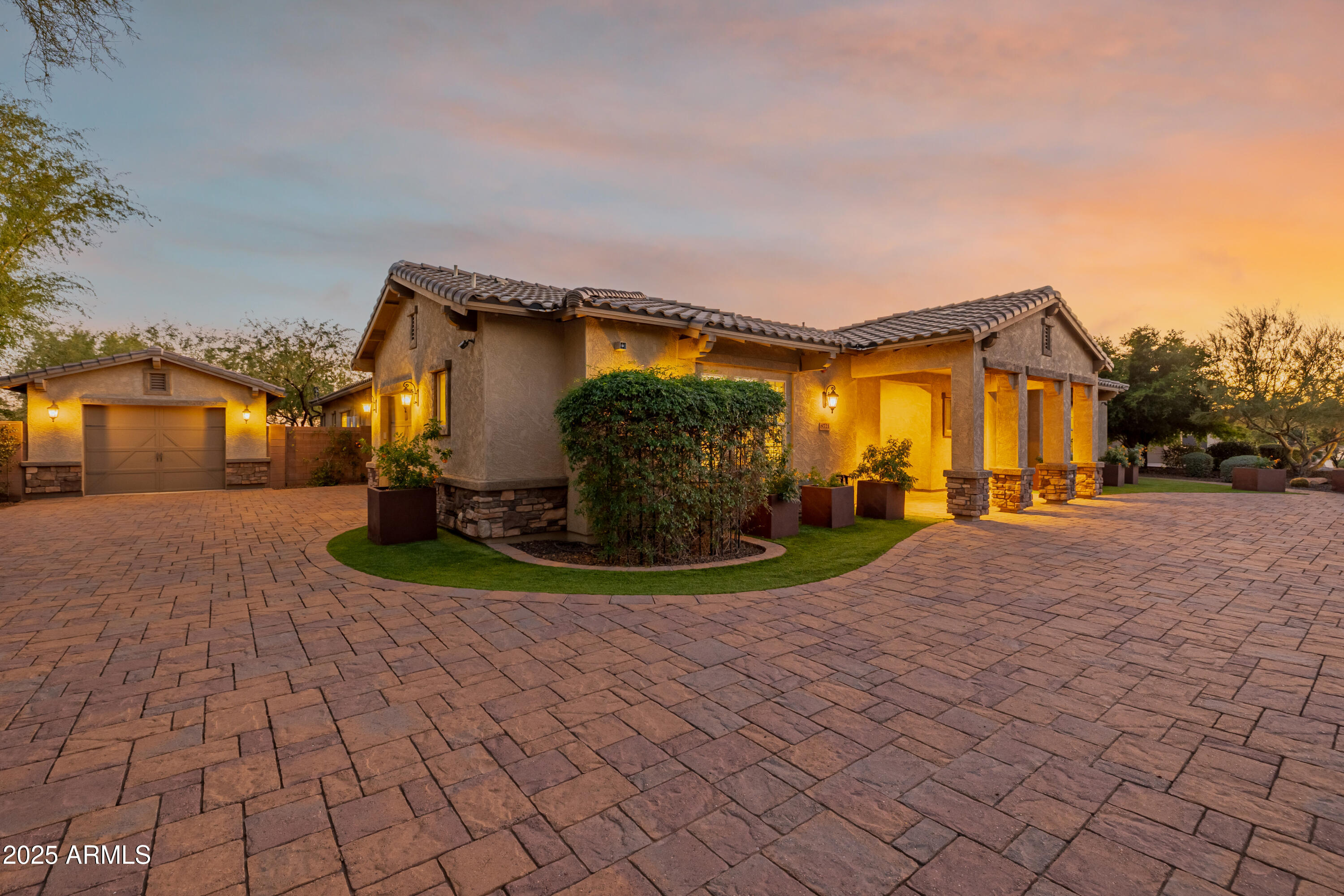 8721 W VILLA LINDO Drive