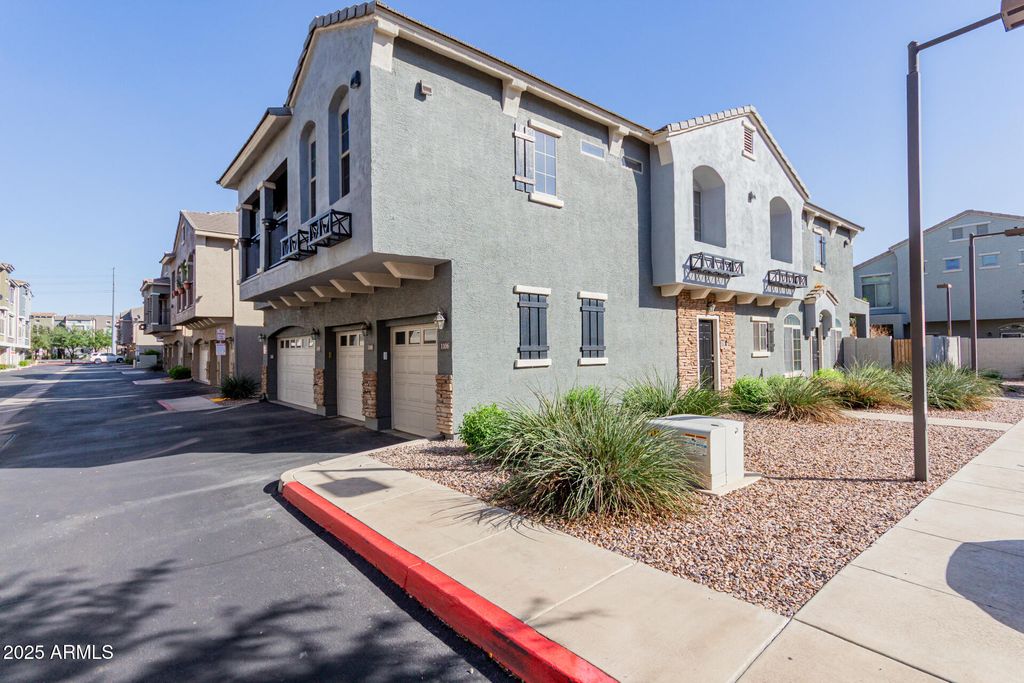 Photo of 2401 E Rio Salado Parkway #1106, Tempe, AZ 85288 (MLS # 6924983)