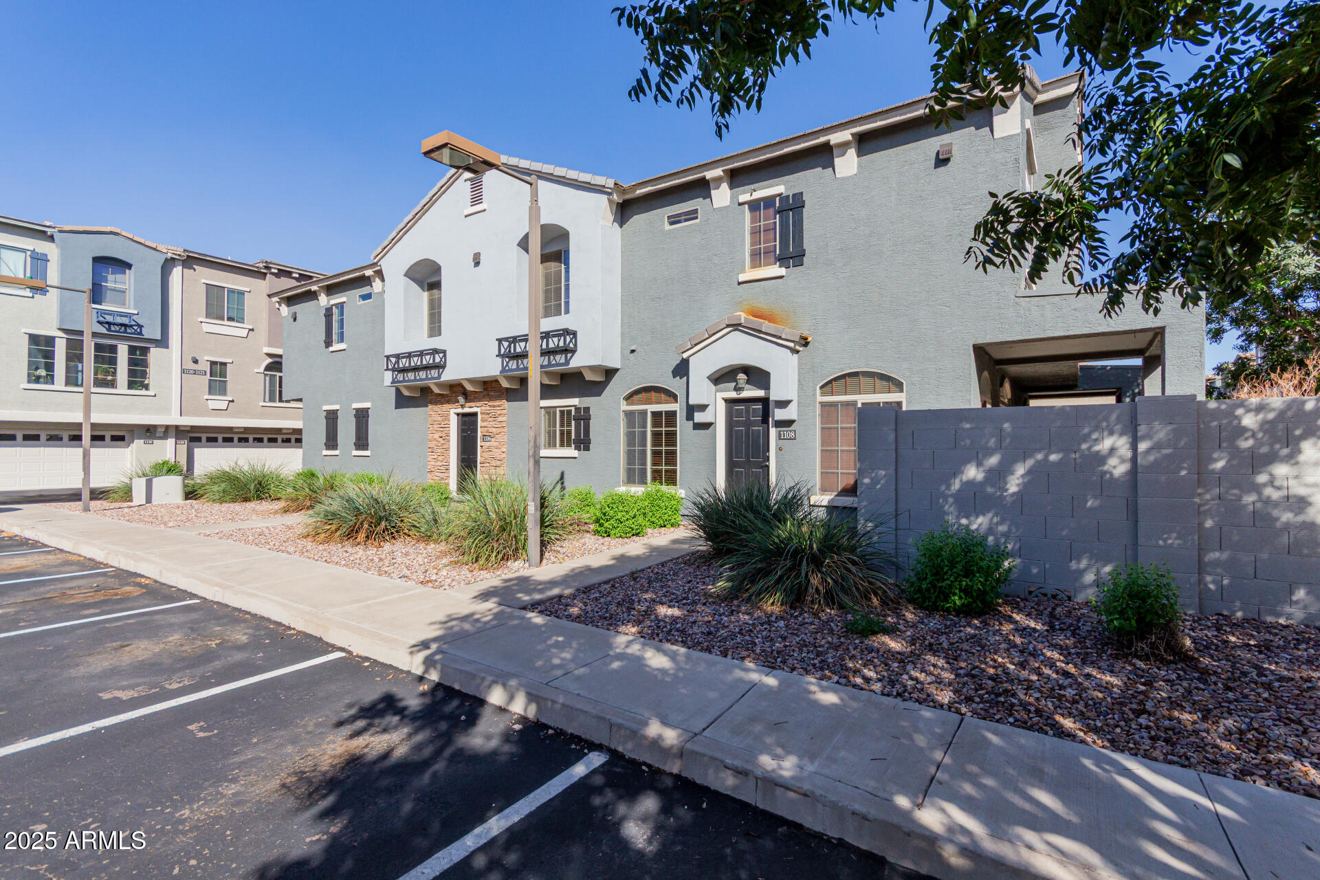 2401 E RIO SALADO Parkway 1106