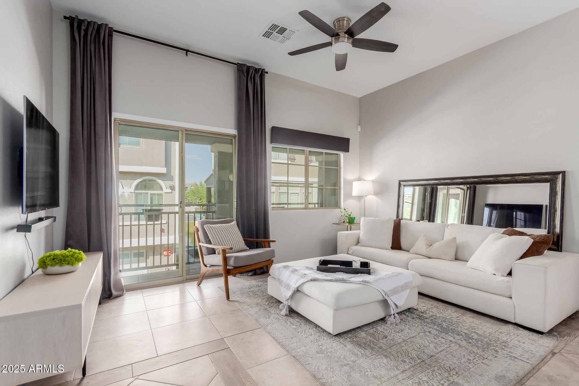 2401 E RIO SALADO Parkway 1106
