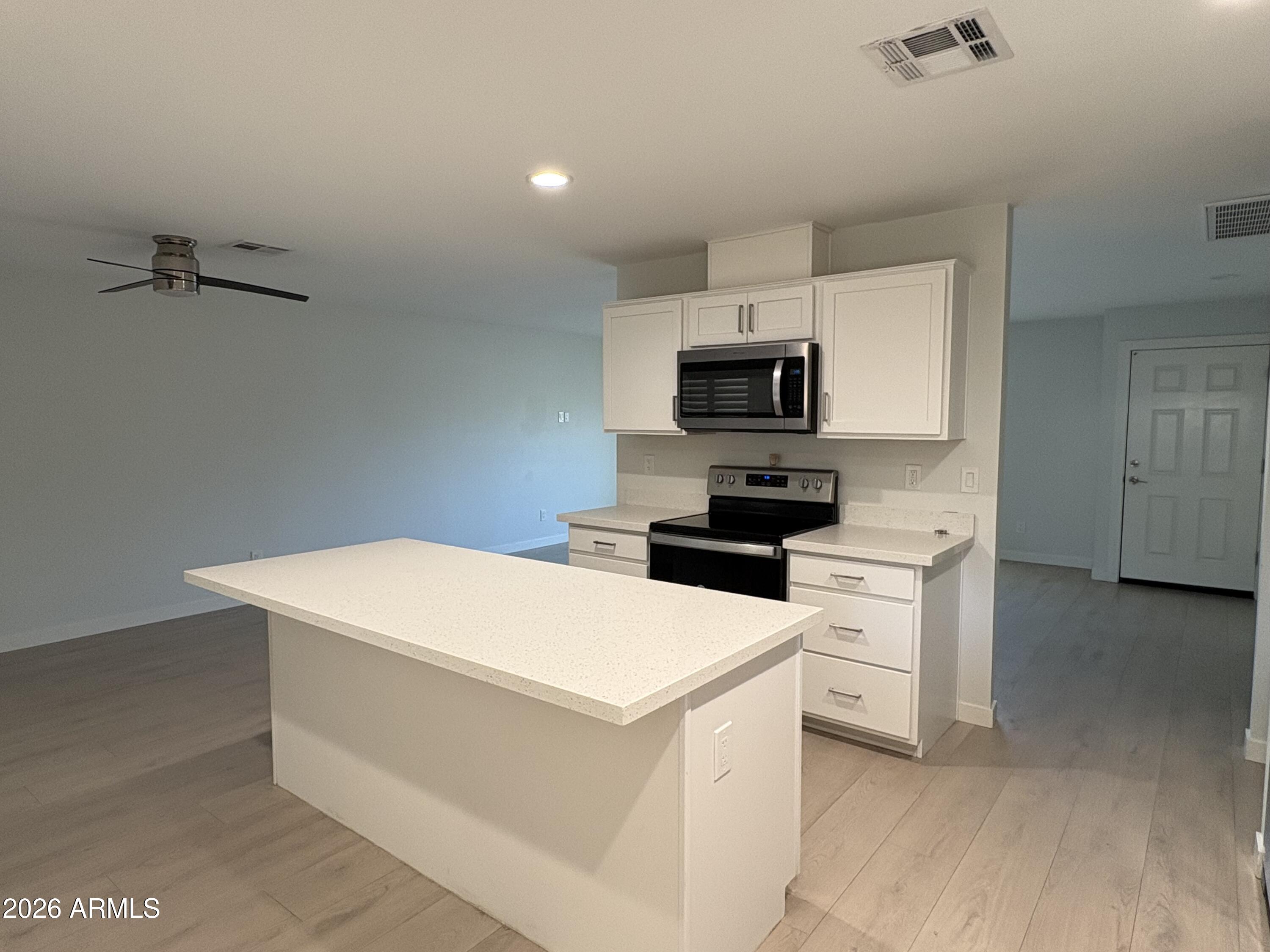 121 E SANTA CRUZ Drive