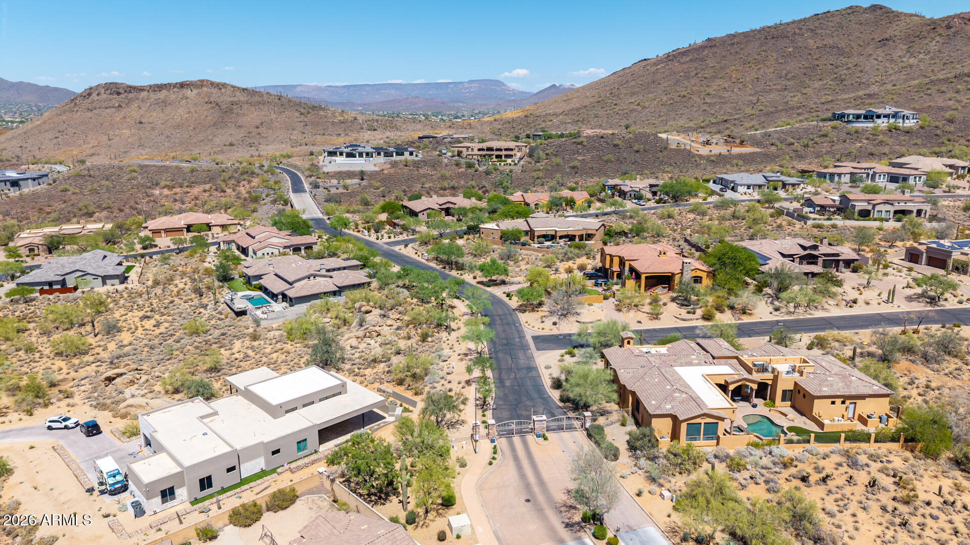 2516 W PRAIANO Way -