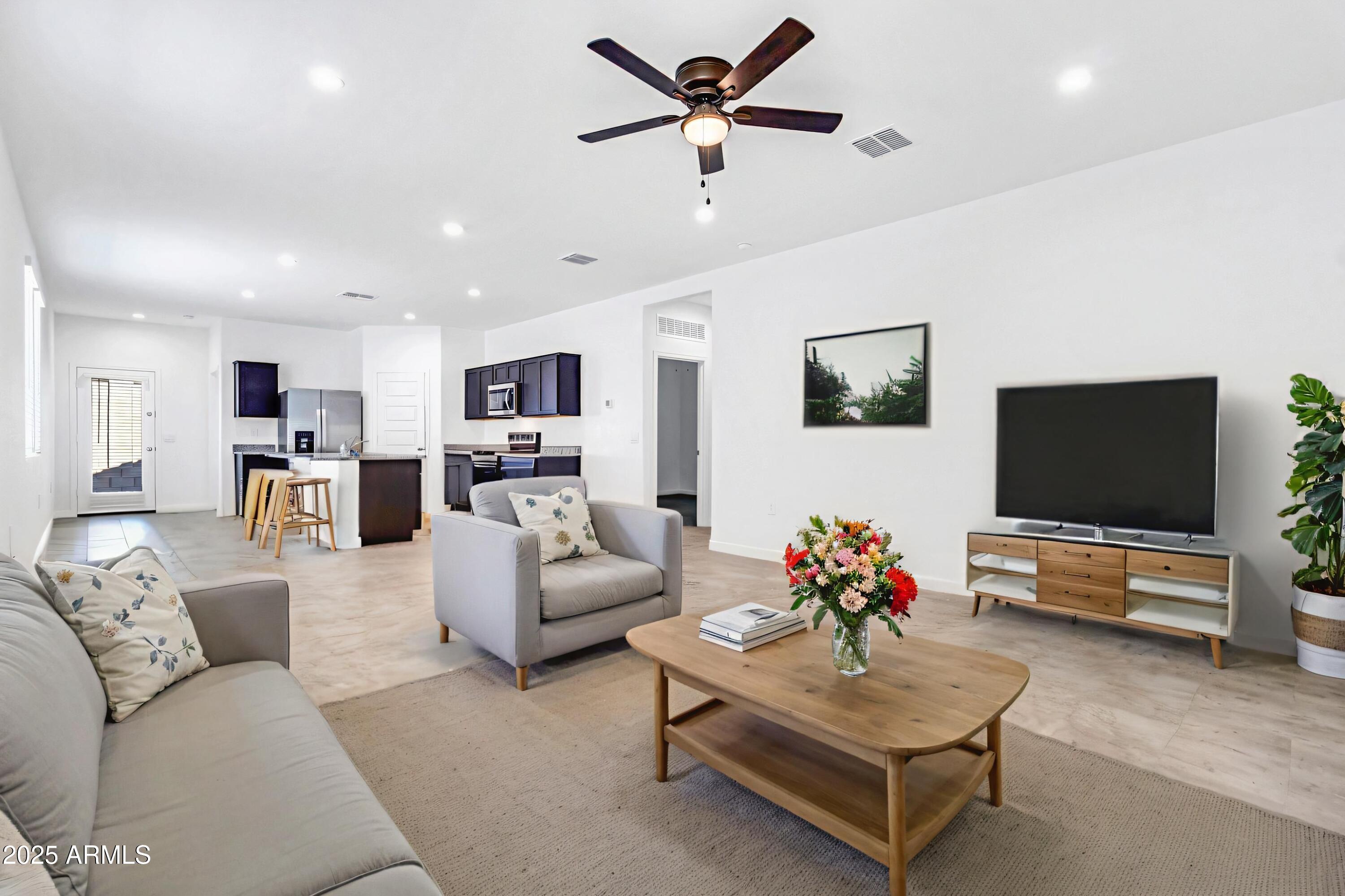 2108 W Sheridan Avenue