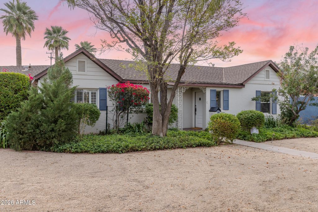 Photo of 301 W Holly Street, Phoenix, AZ 85003 (MLS # 6984017)