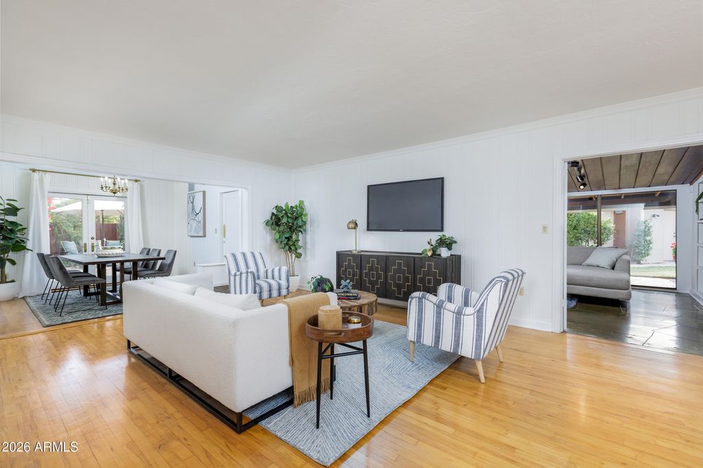 Photo of 301 W Holly Street, Phoenix, AZ 85003 (MLS # 6984017)