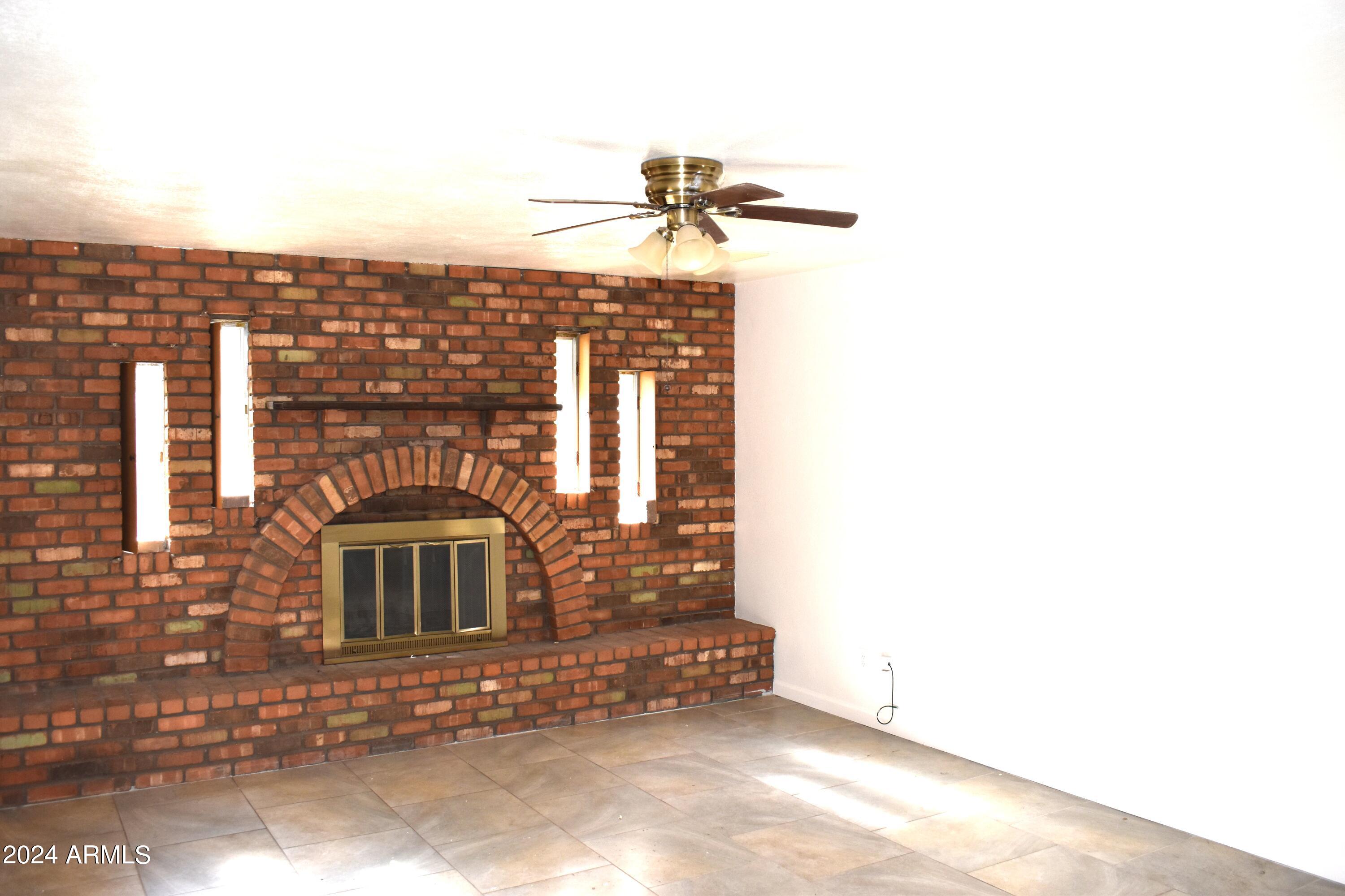 2613 N 74TH Place