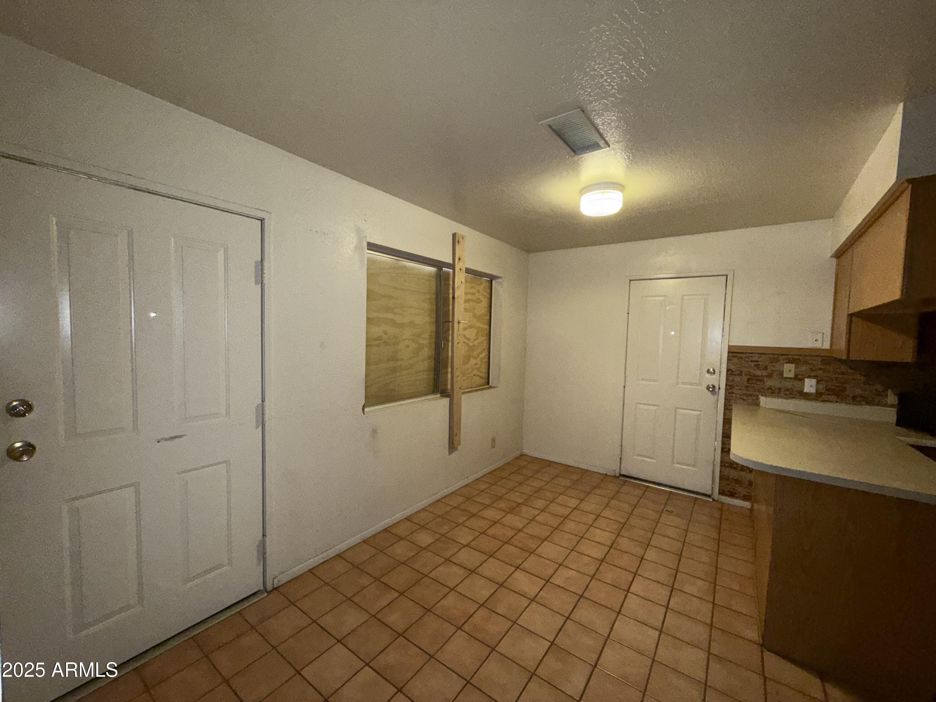 2328 W LUPINE Avenue