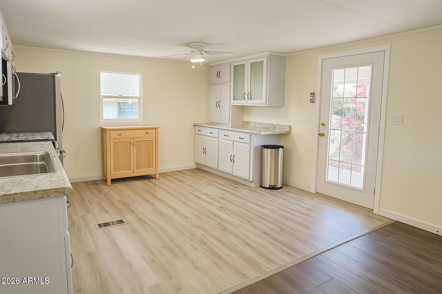 3405 S Tomahawk Road 301