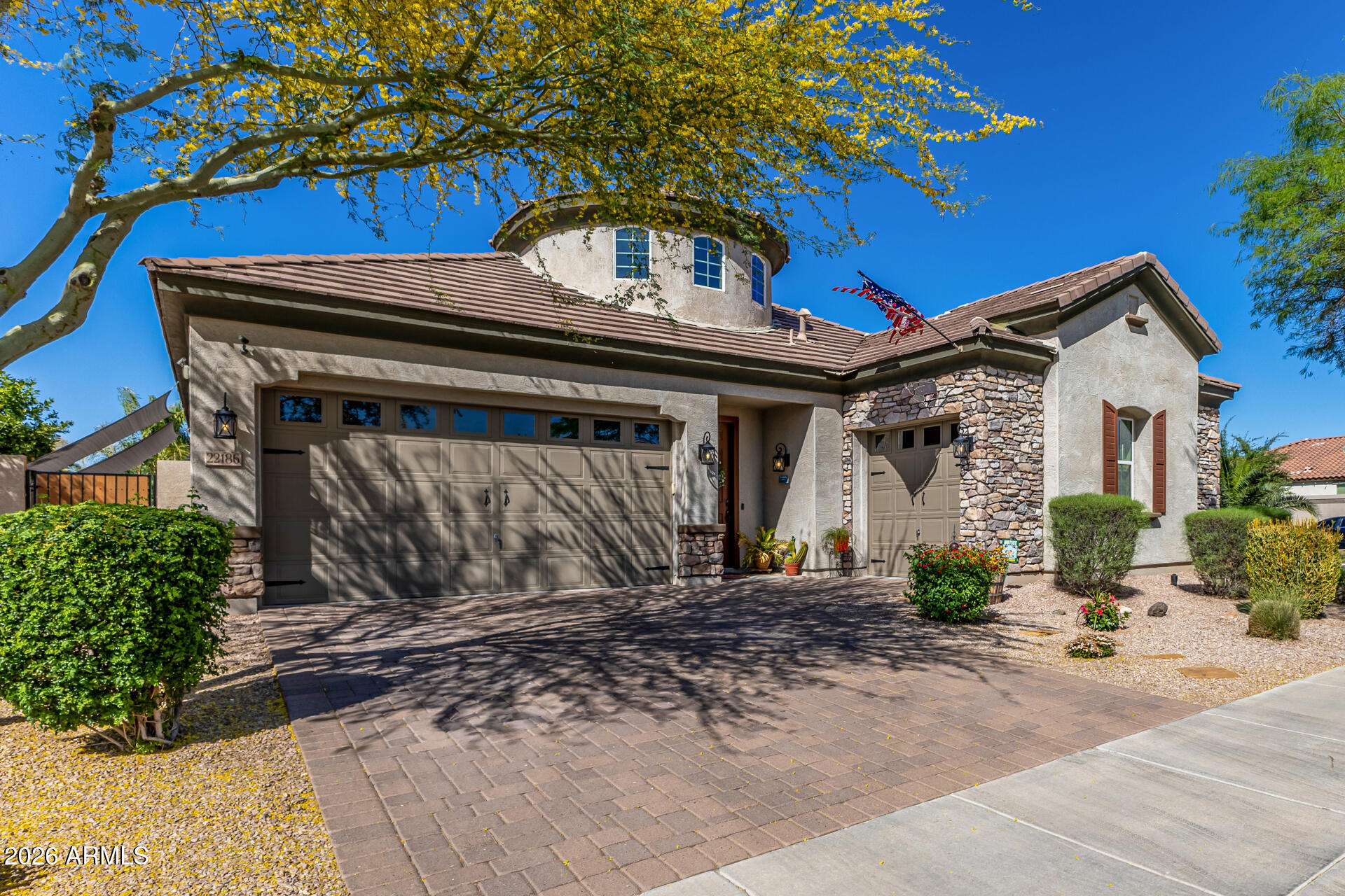 22186 E CREEKSIDE Drive