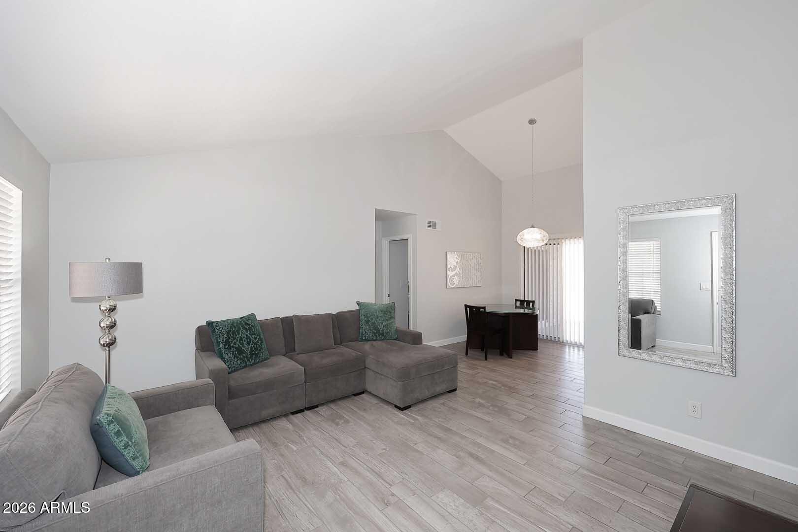 1008 E ORAIBI Drive