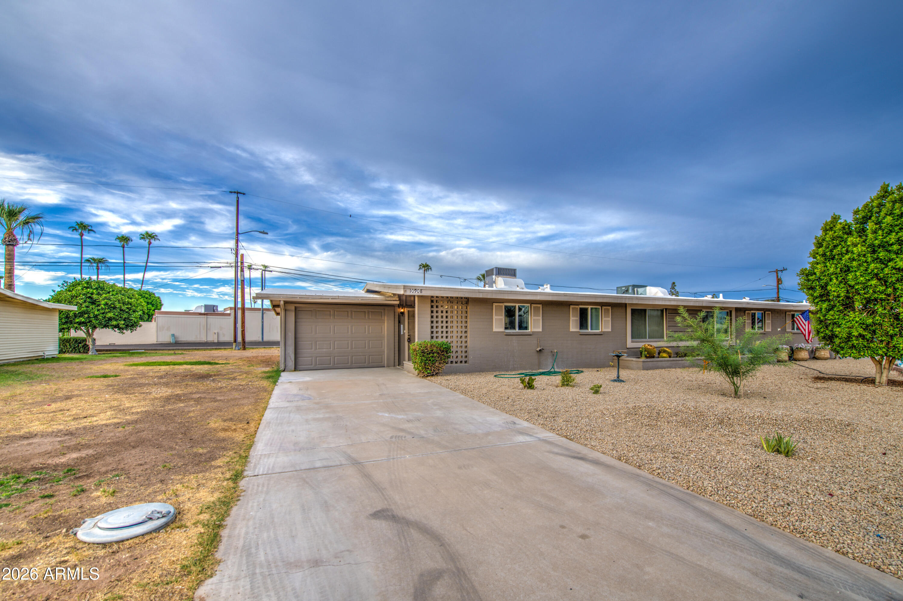 10908 W WINDSOR Drive