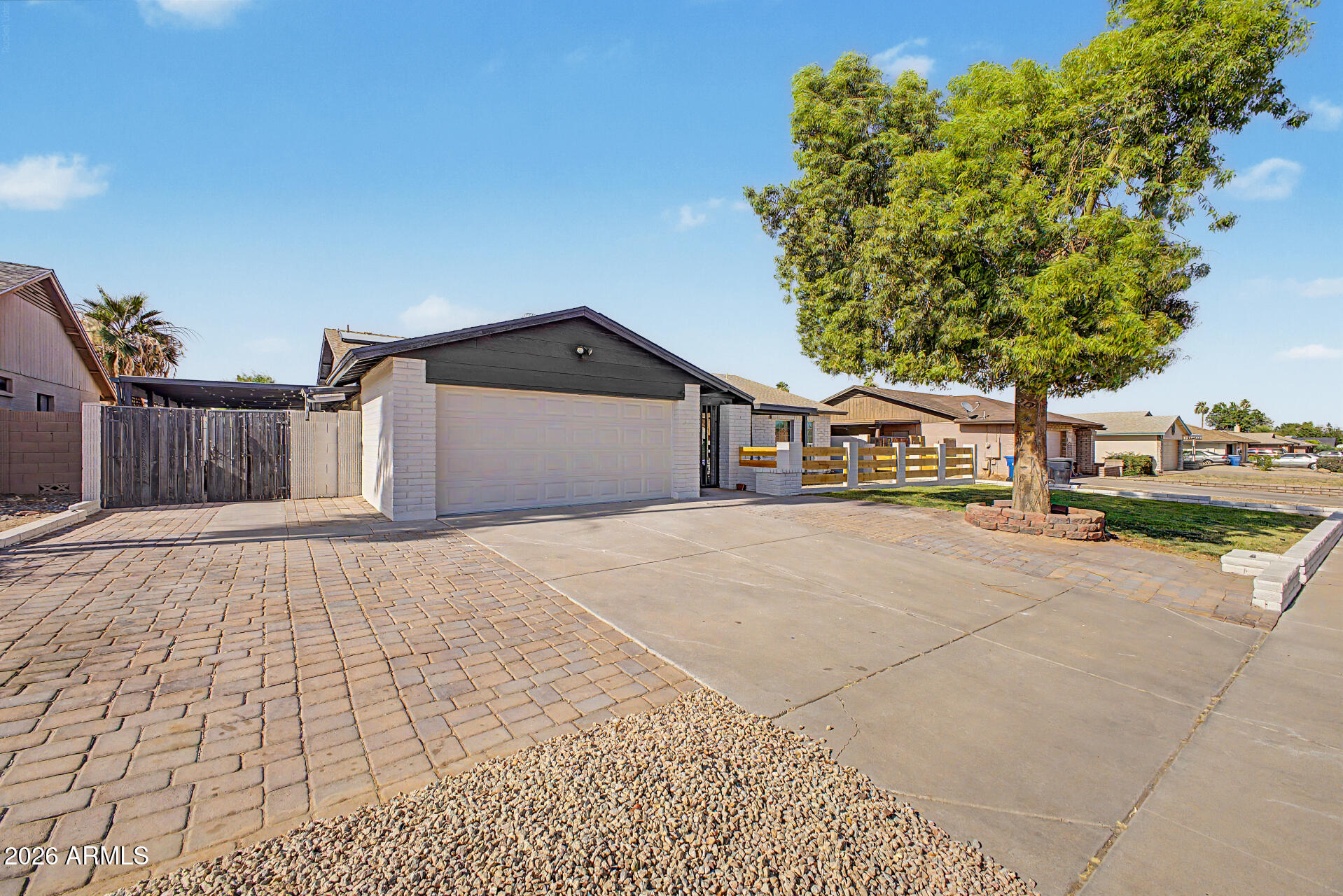 906 W REDFIELD Road