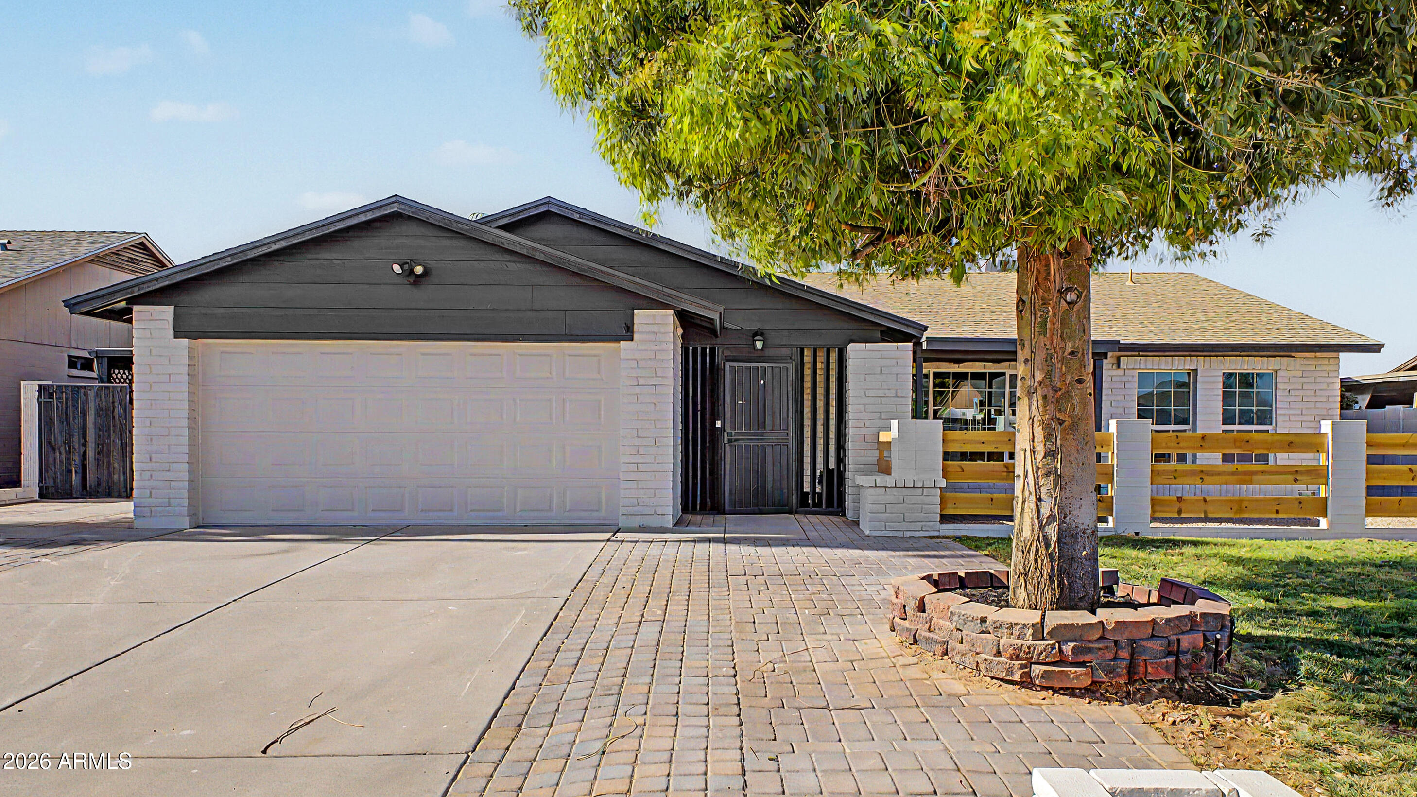906 W REDFIELD Road