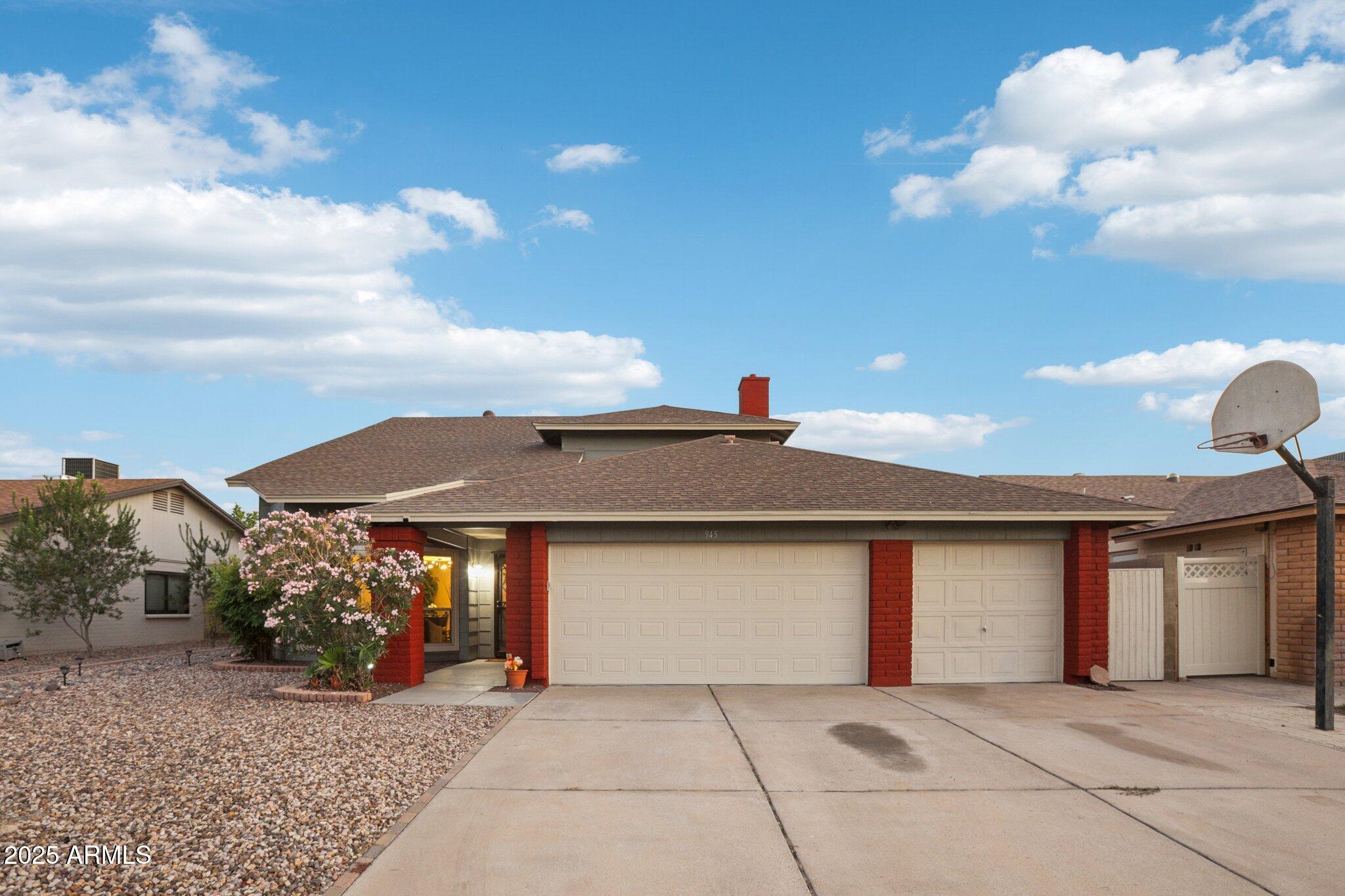 Homes for Sale in Queen Creek Arizona 1 945 W PORTOBELLO Avenue