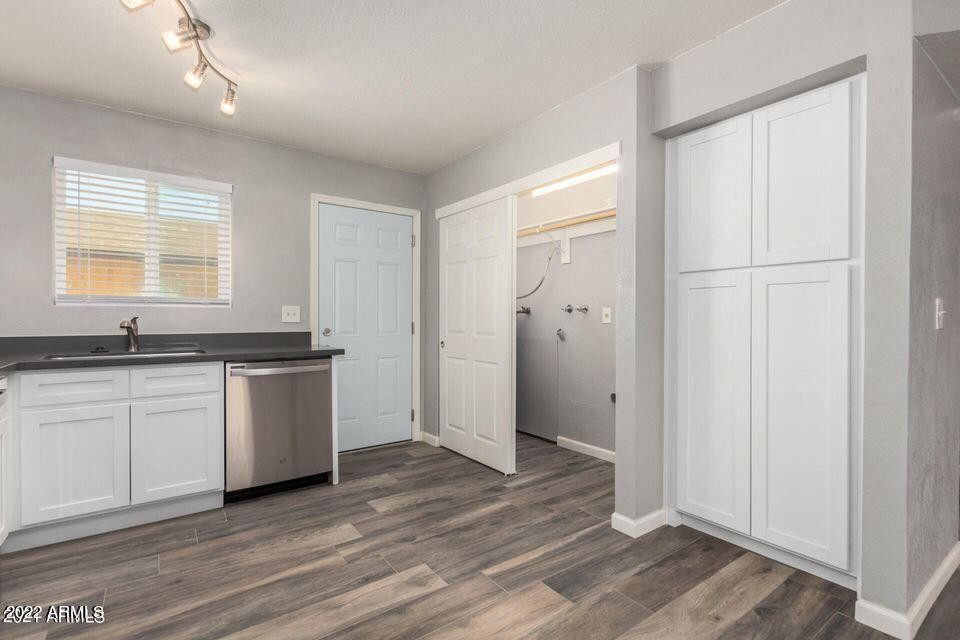 3 N Naco Way Apt 2